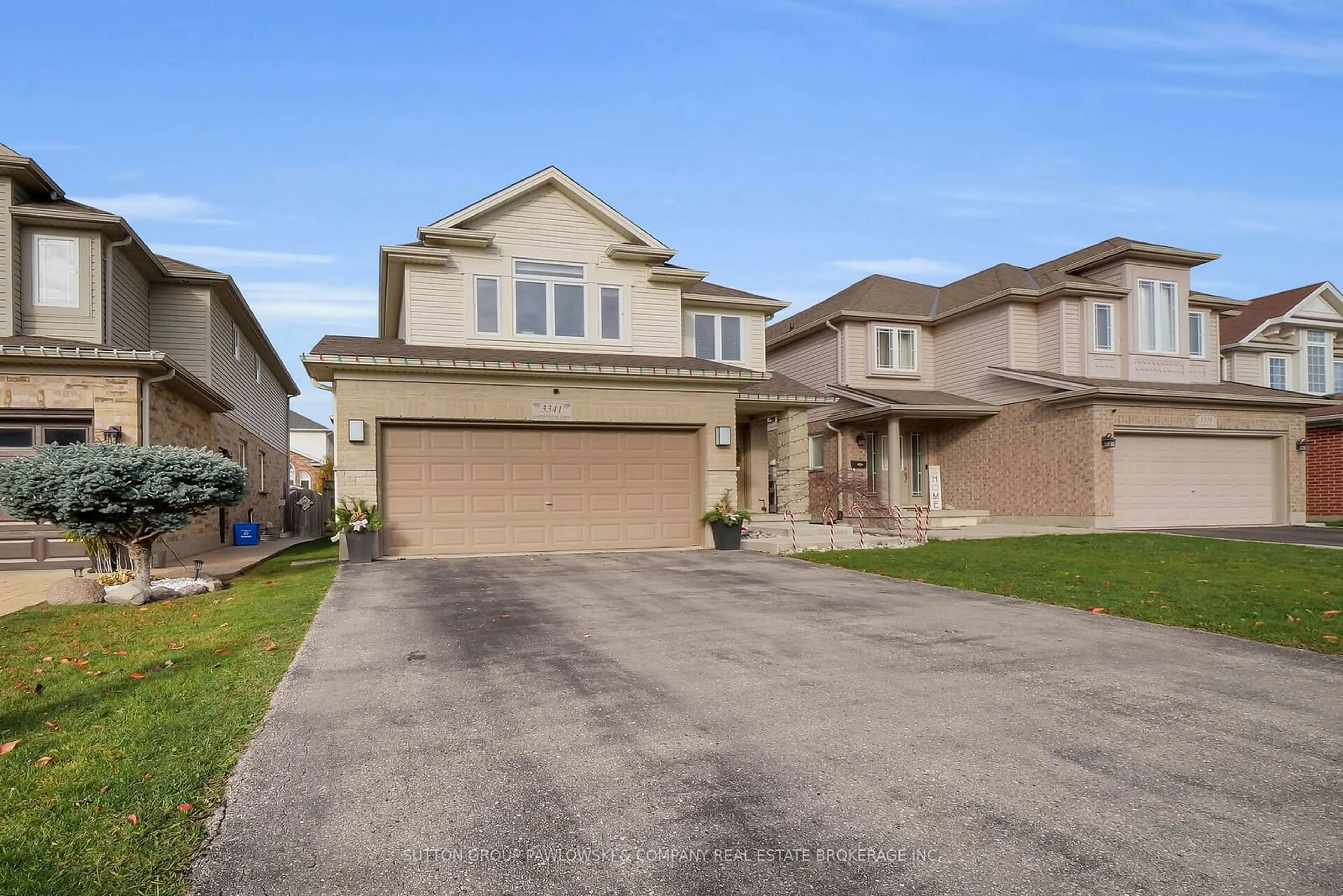 Frontside or backside of a home, the street view for 3341 Georgeheriot Lane, London Ontario N6L 0A2