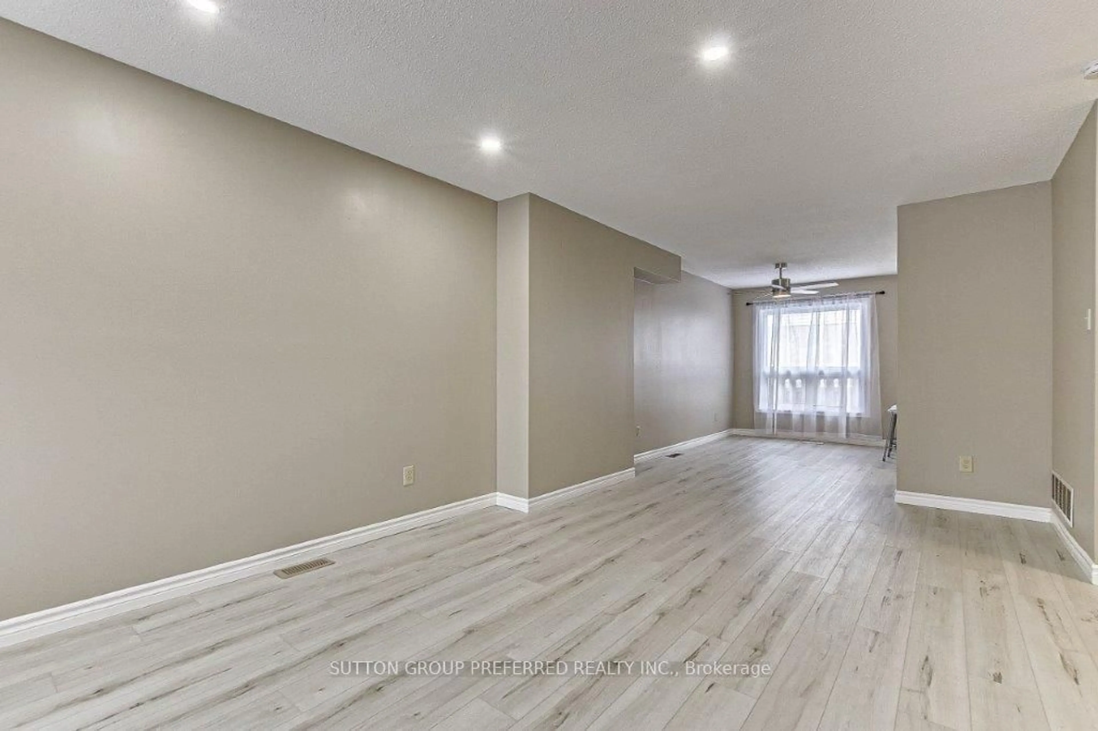 A pic of a room, wood floors for 925 Lawson Rd #30, London Ontario N6G 4X3