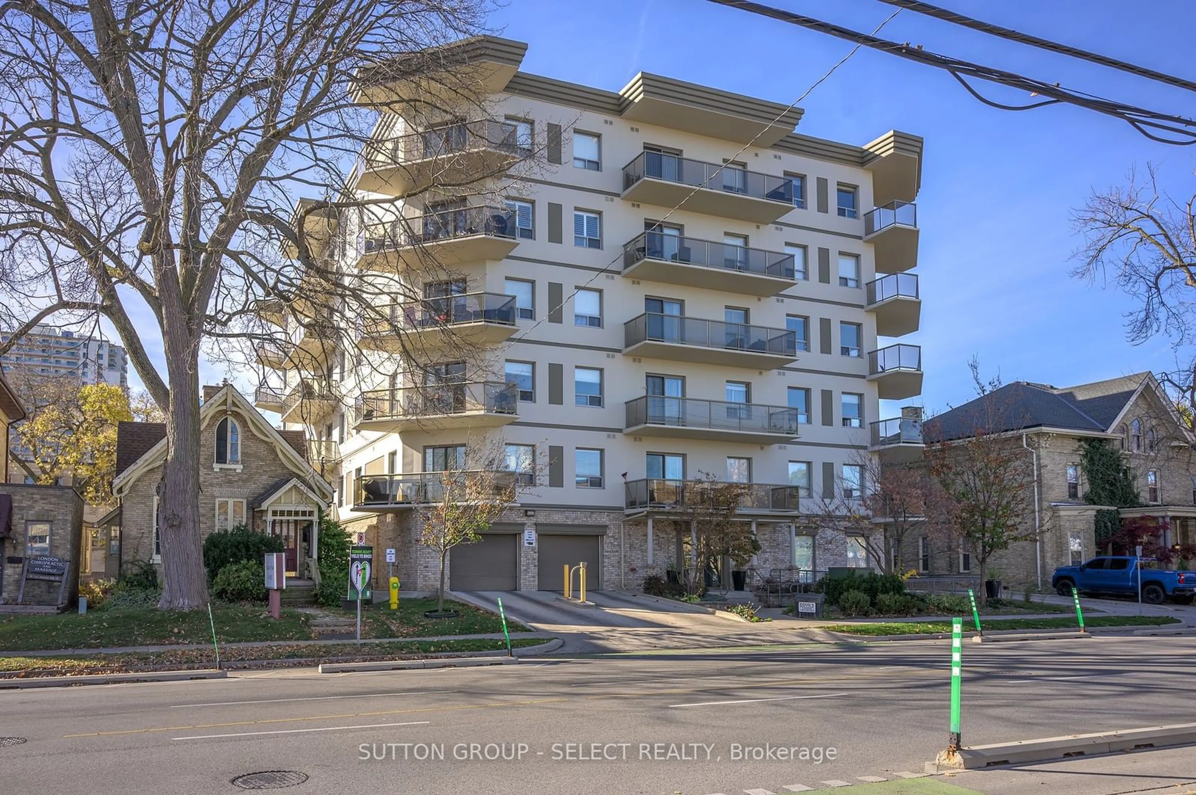 A pic from exterior of the house or condo, the street view for 435 Colborne St #306, London Ontario N6B 2T2