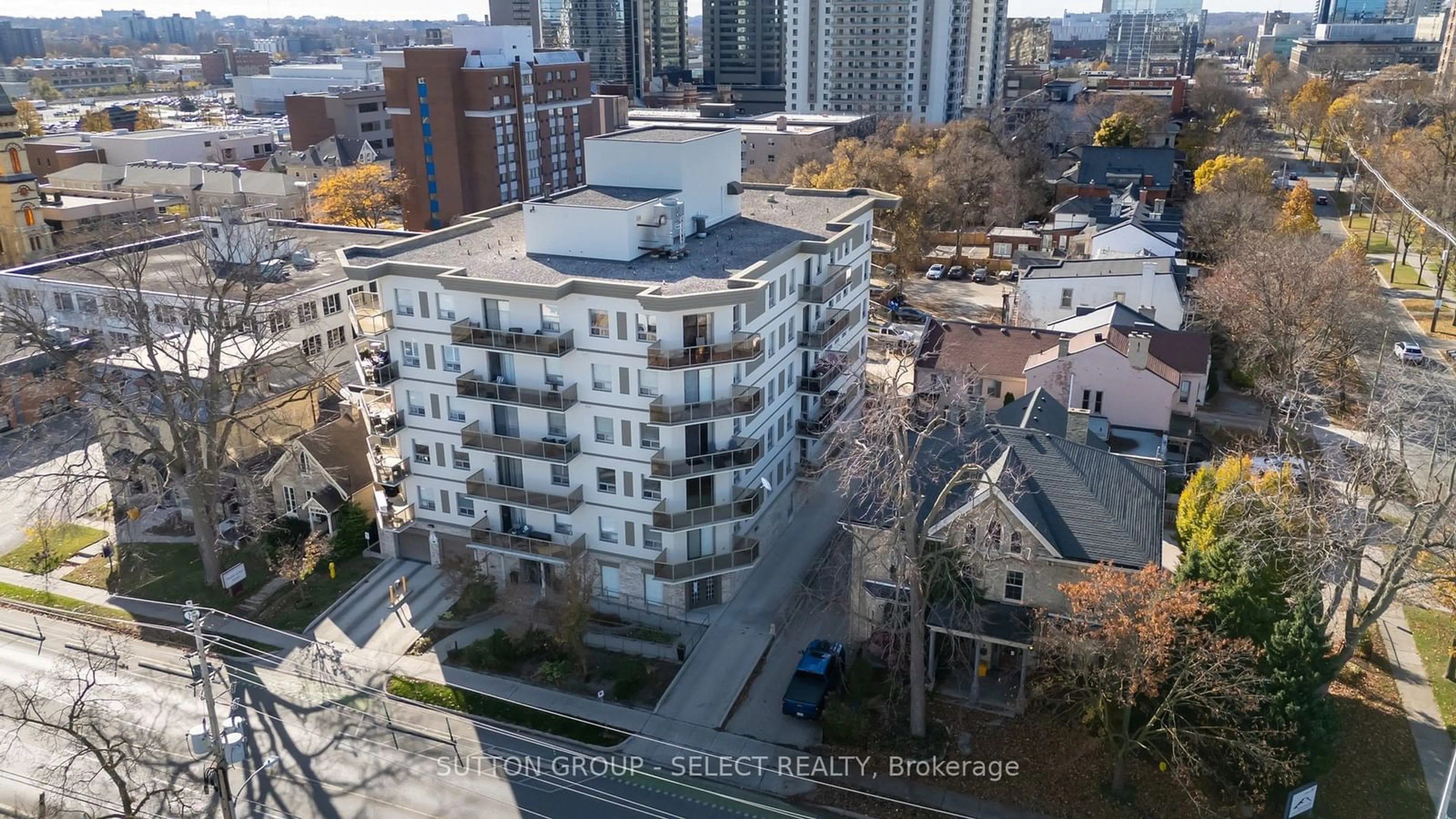 A pic from exterior of the house or condo, the street view for 435 Colborne St #306, London Ontario N6B 2T2