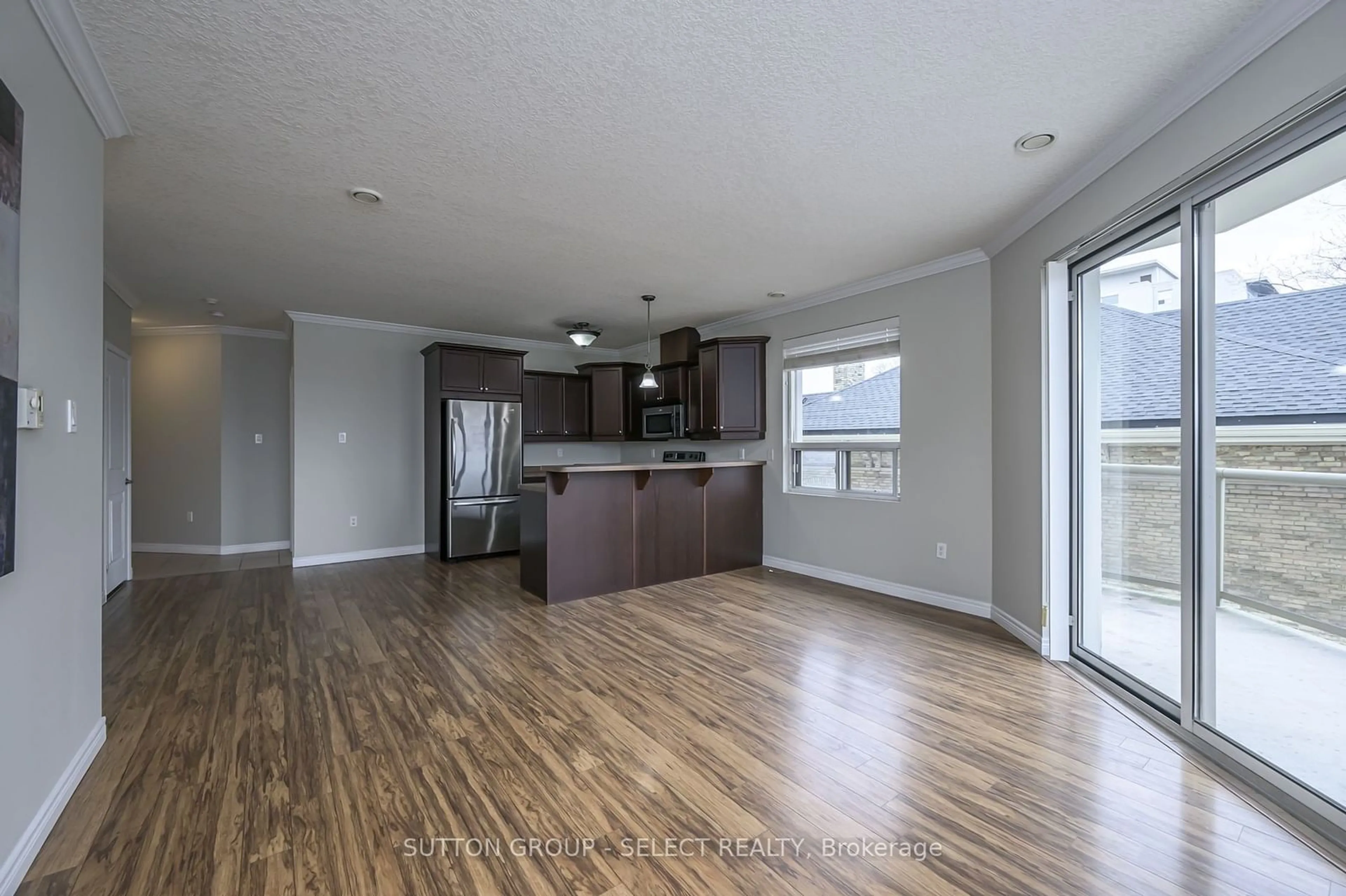 Open concept kitchen for 435 Colborne St #306, London Ontario N6B 2T2