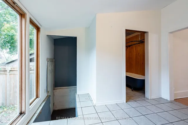 Additional property image - 49 Jones St