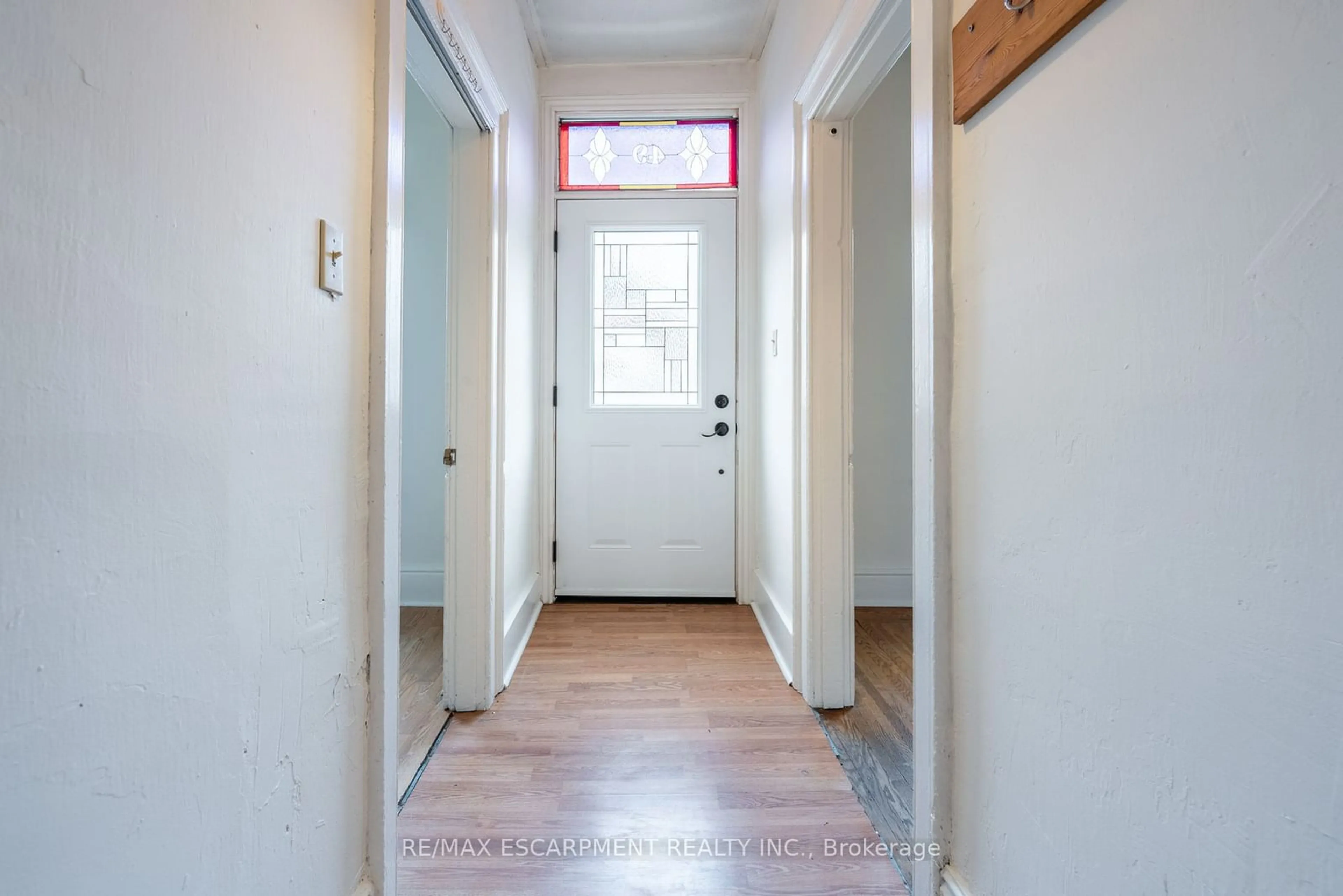 Indoor entryway, wood floors for 49 Jones St, Hamilton Ontario L8R 1X9