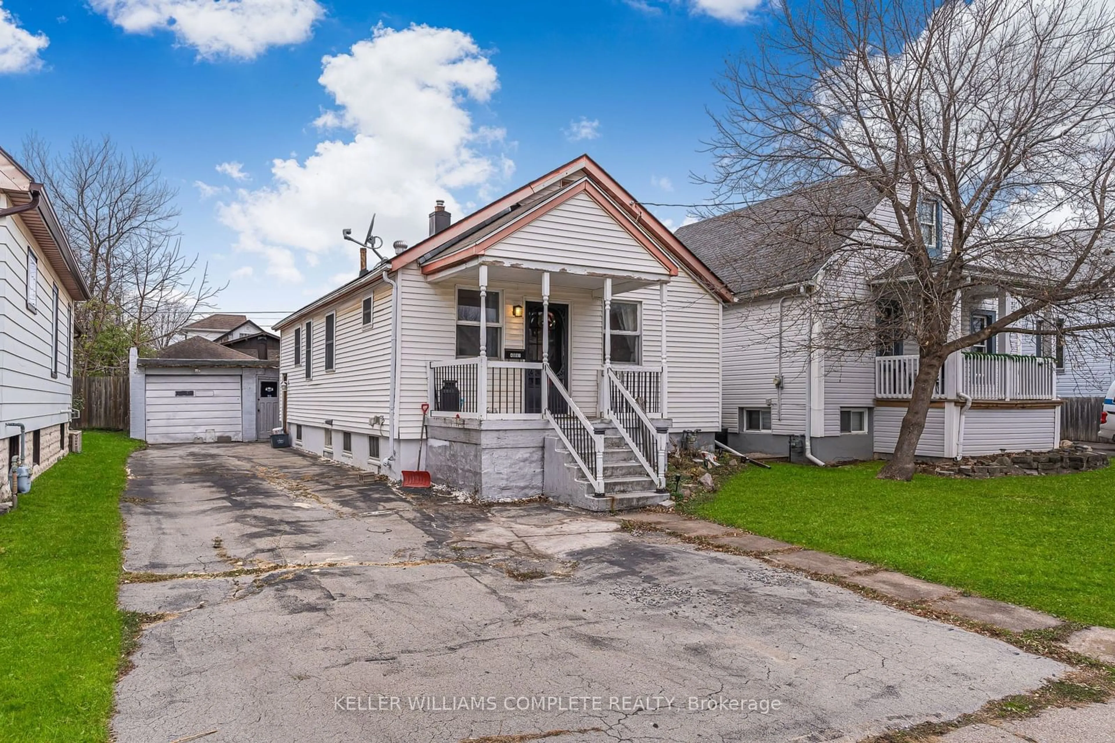 Frontside or backside of a home, cottage for 4097 BROUGHTON Ave, Niagara Falls Ontario L2E 3K5