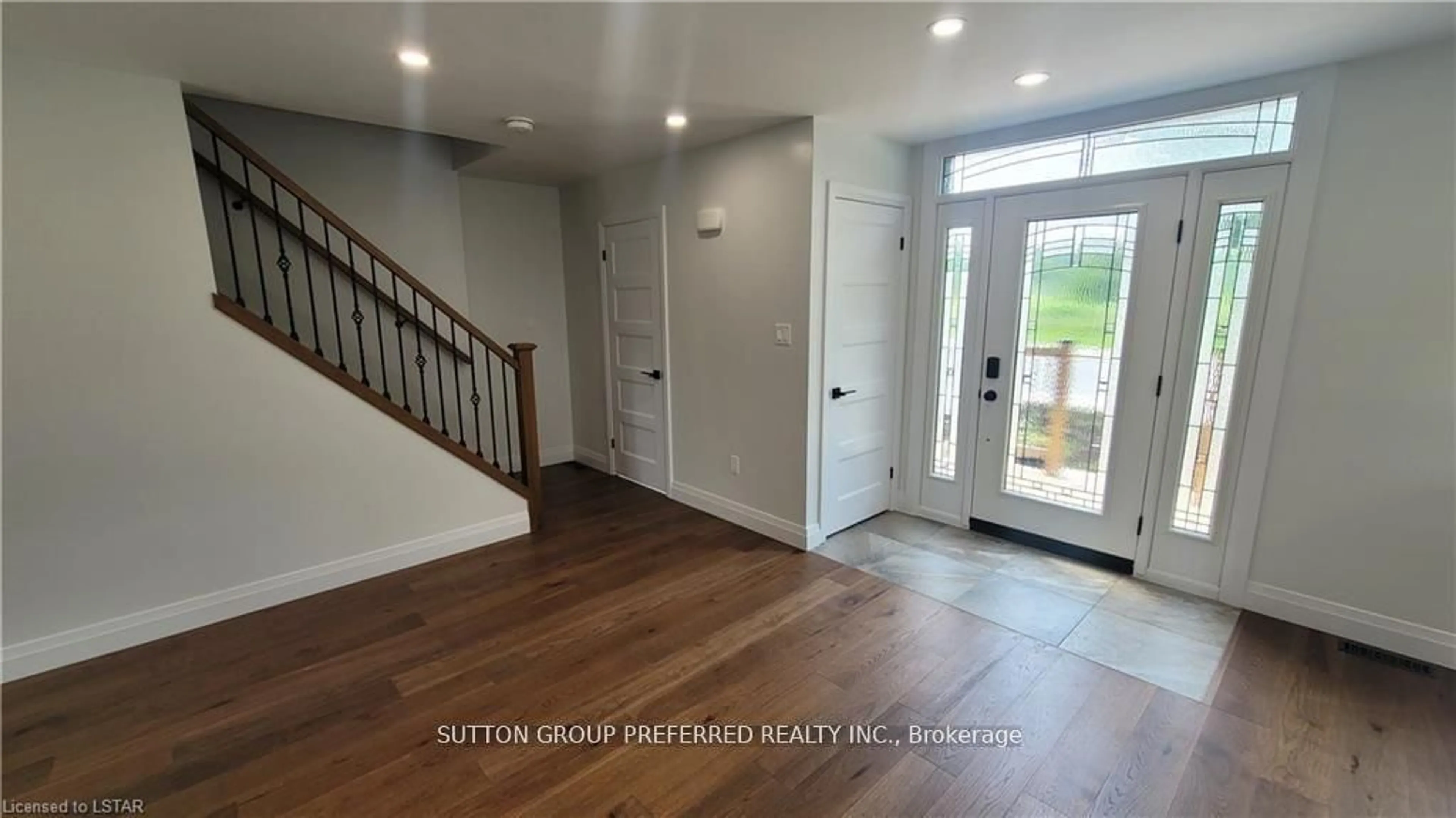 Indoor entryway, wood floors for 164 WINSTON Ave, London Ontario N6J 2W6