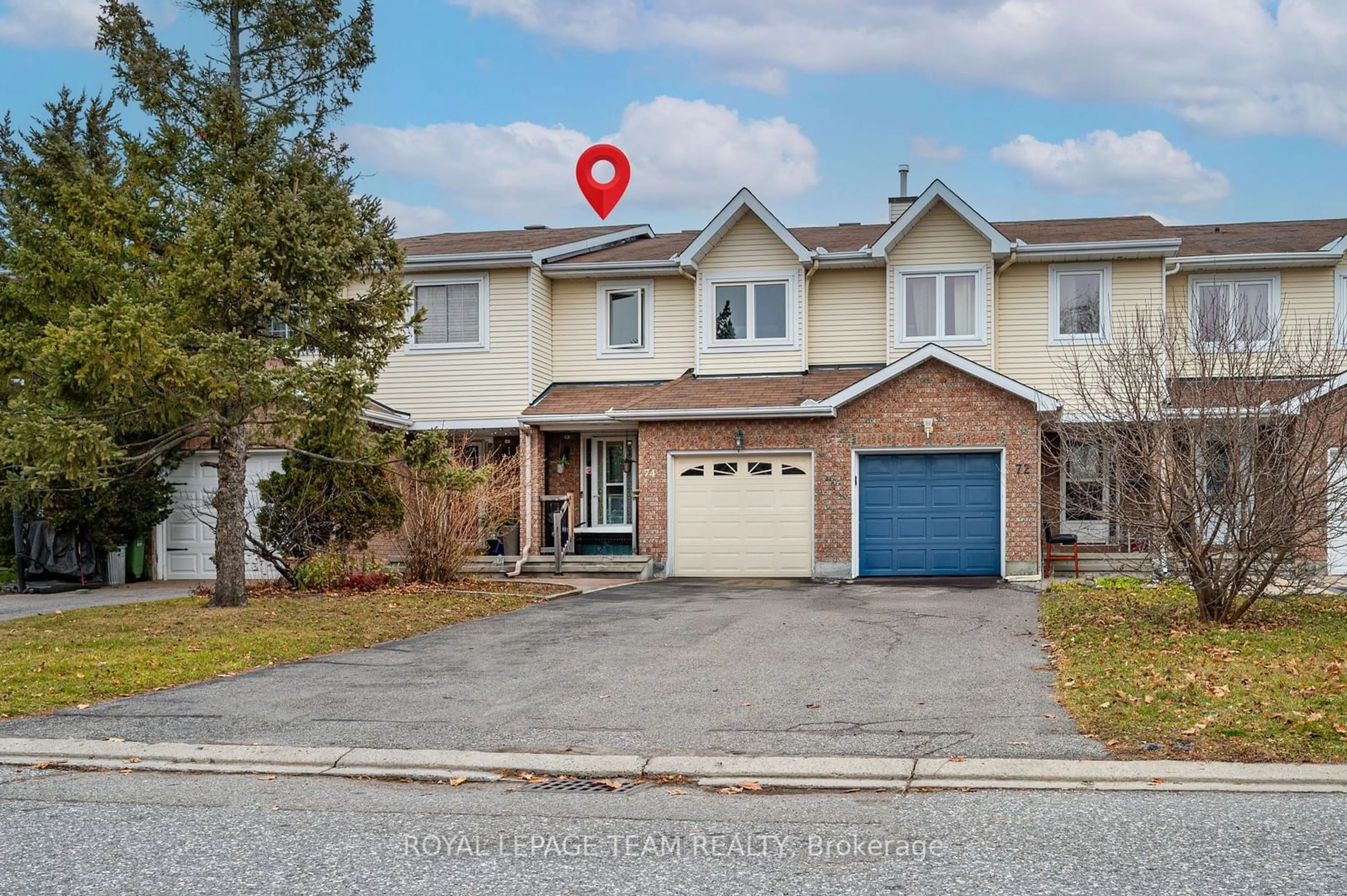 A pic from exterior of the house or condo, the street view for 74 Royal Field Cres, Barrhaven Ontario K2J 4E2