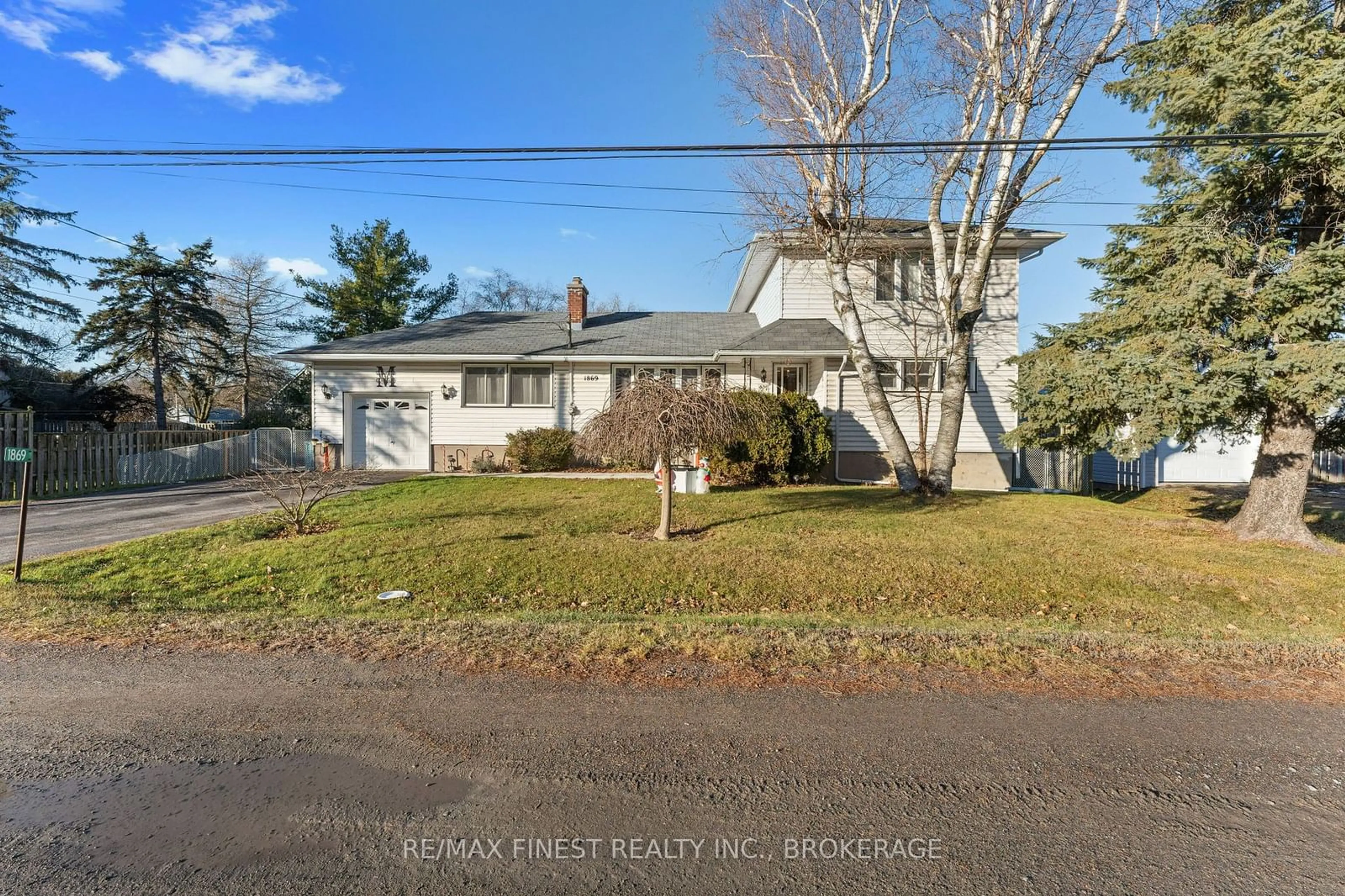 Frontside or backside of a home, the street view for 1869 Sydenham Rd, Kingston Ontario K7L 4V4