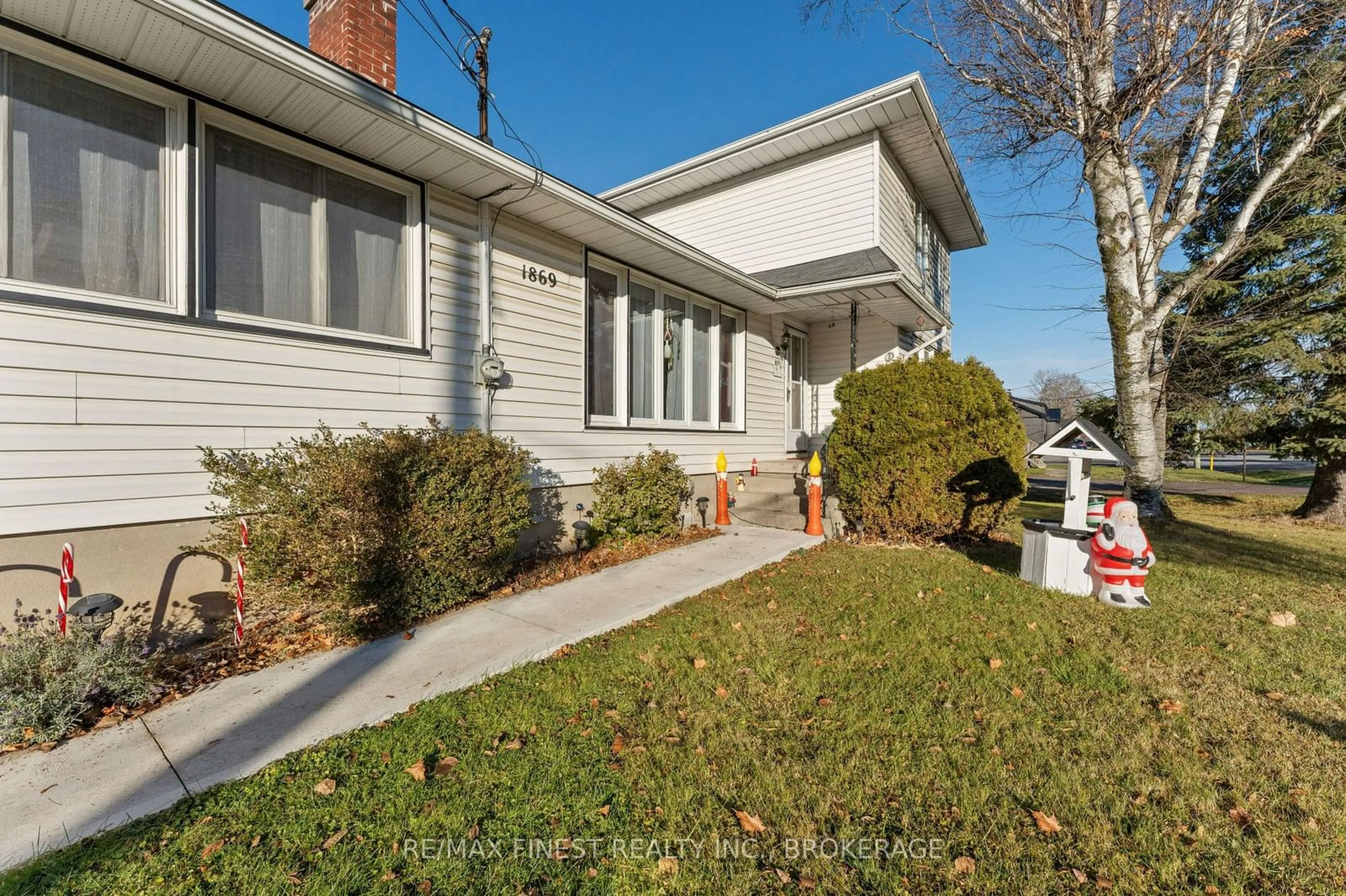 Frontside or backside of a home, the street view for 1869 Sydenham Rd, Kingston Ontario K7L 4V4