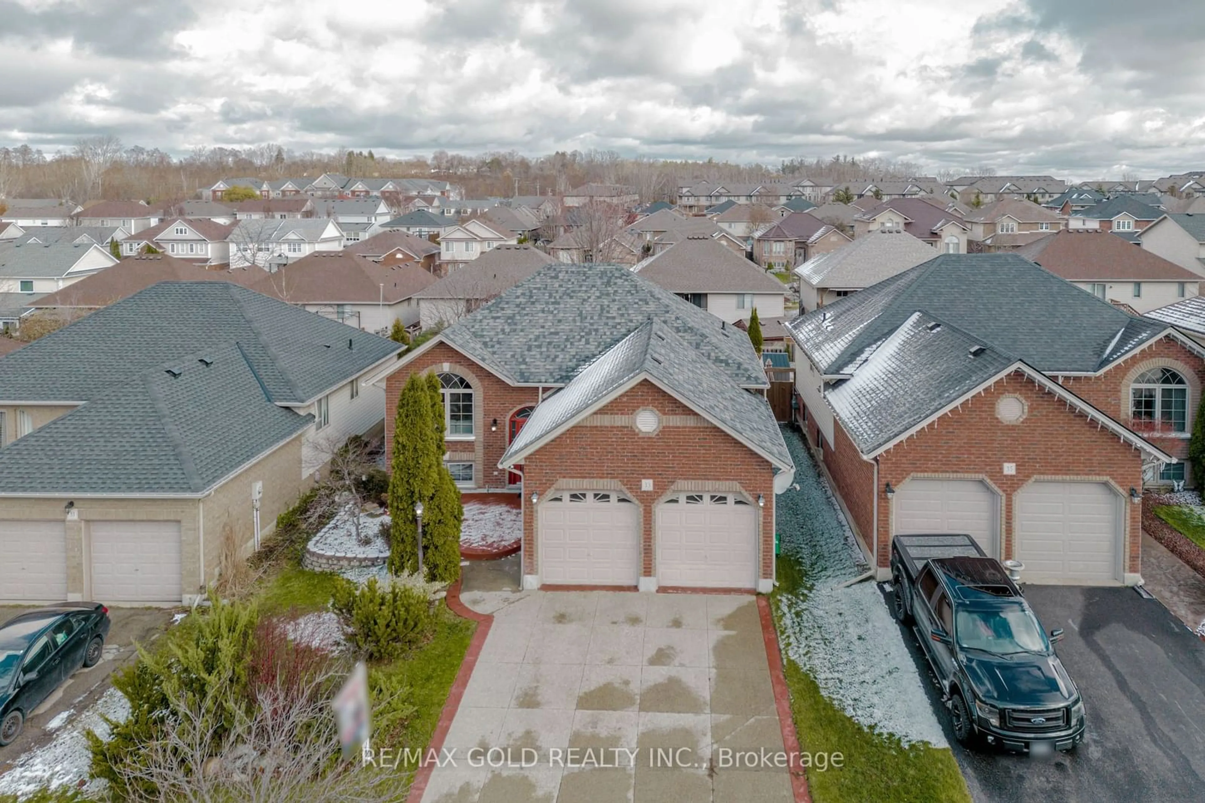 Frontside or backside of a home, the street view for 33 Sheppard St, Brantford Ontario N3T 6R2