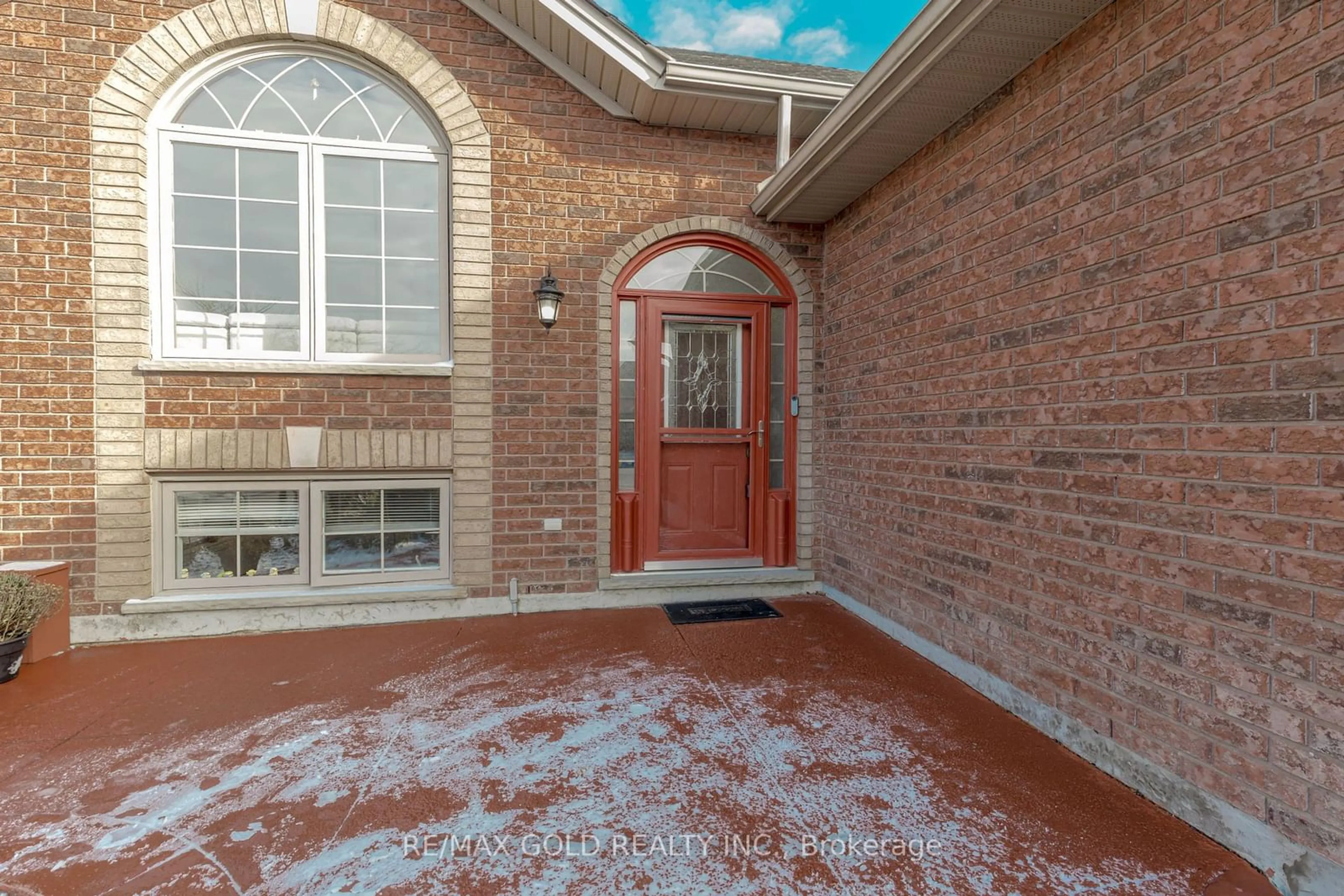 Home with brick exterior material for 33 Sheppard St, Brantford Ontario N3T 6R2