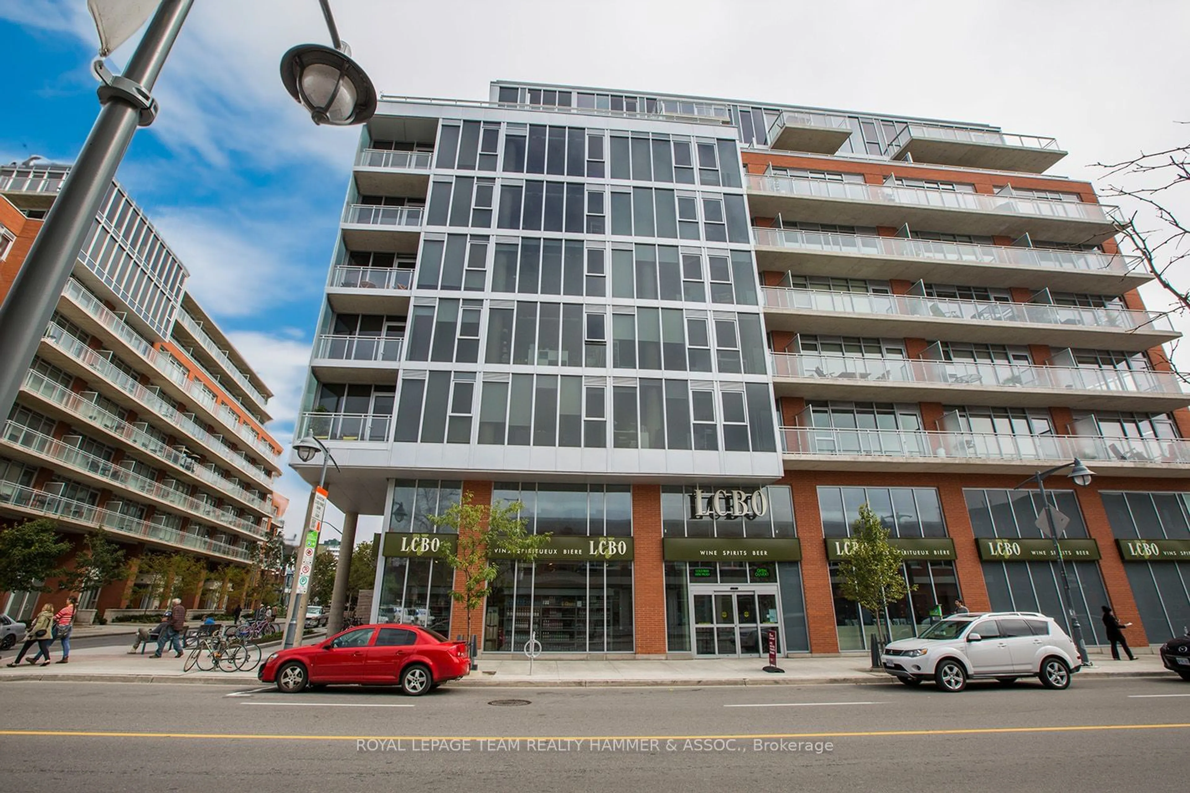 A pic from exterior of the house or condo, the front or back of building for 360 MCLEOD St #608, Ottawa Centre Ontario K2P 1A9