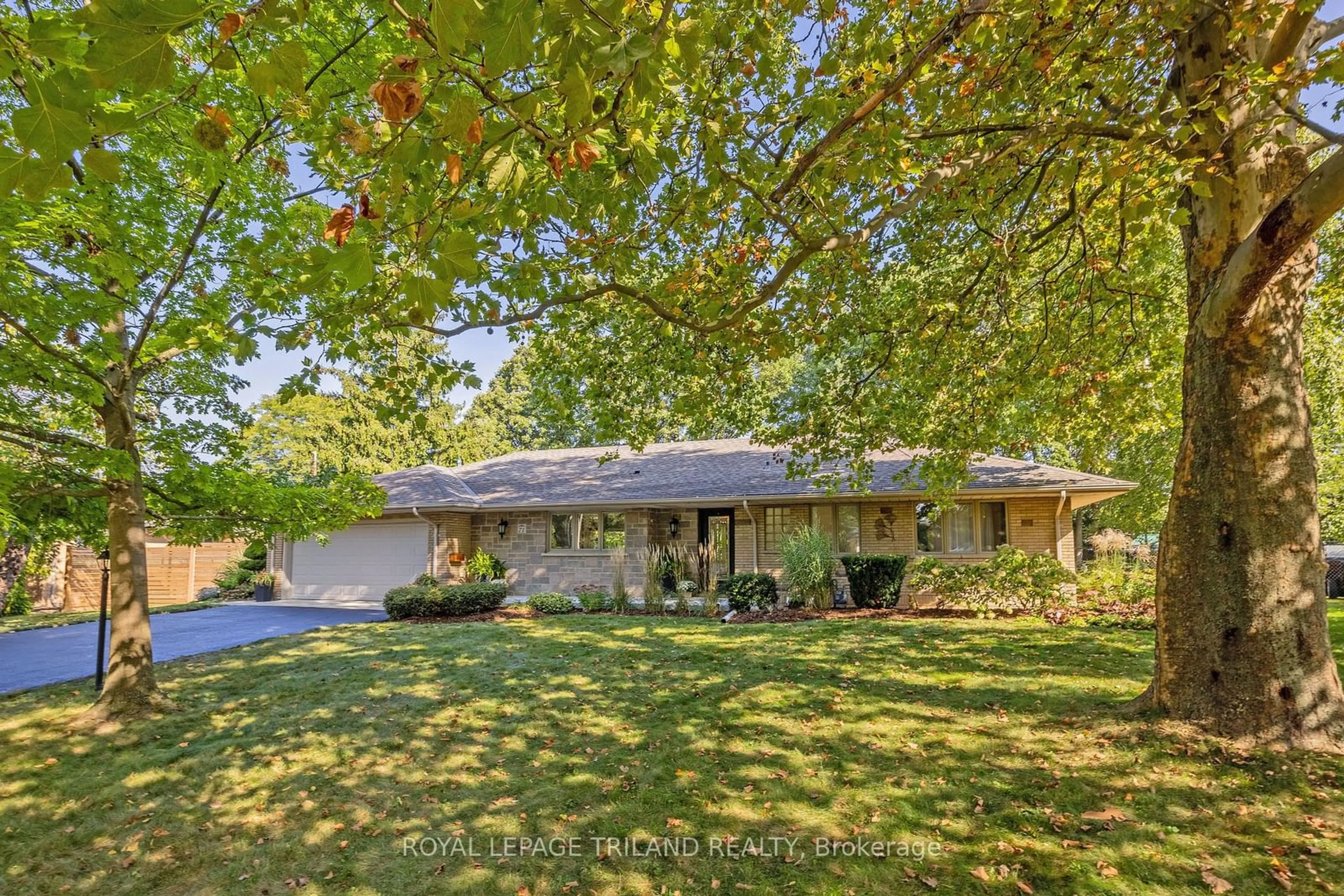 A pic from exterior of the house or condo, the street view for 71 Kingsford Cres, London Ontario N6C 4E5