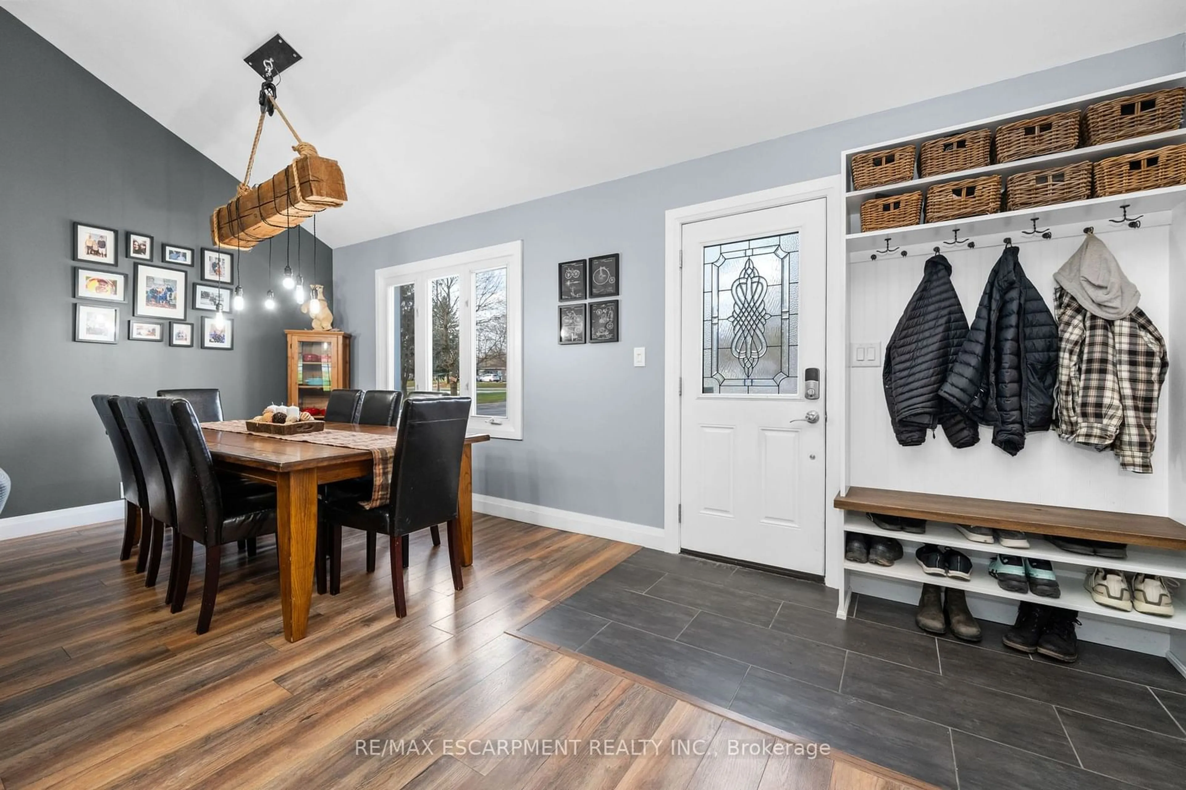 Indoor entryway, wood floors for 2118 Governors Rd, Hamilton Ontario L0R 1J0