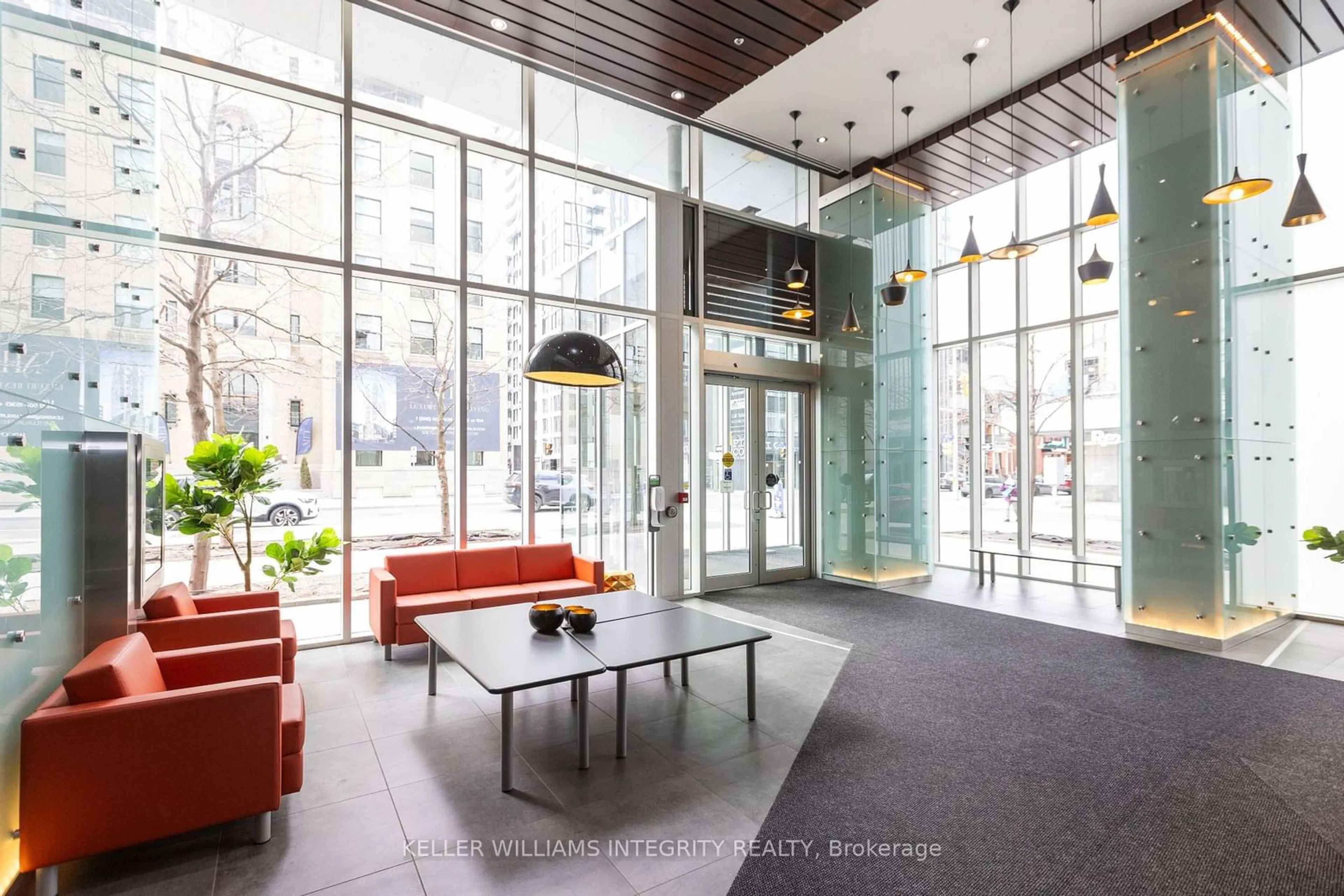 Indoor lobby, ceramic floors for 179 METCALFE St #1707, Ottawa Centre Ontario K2P 1P7