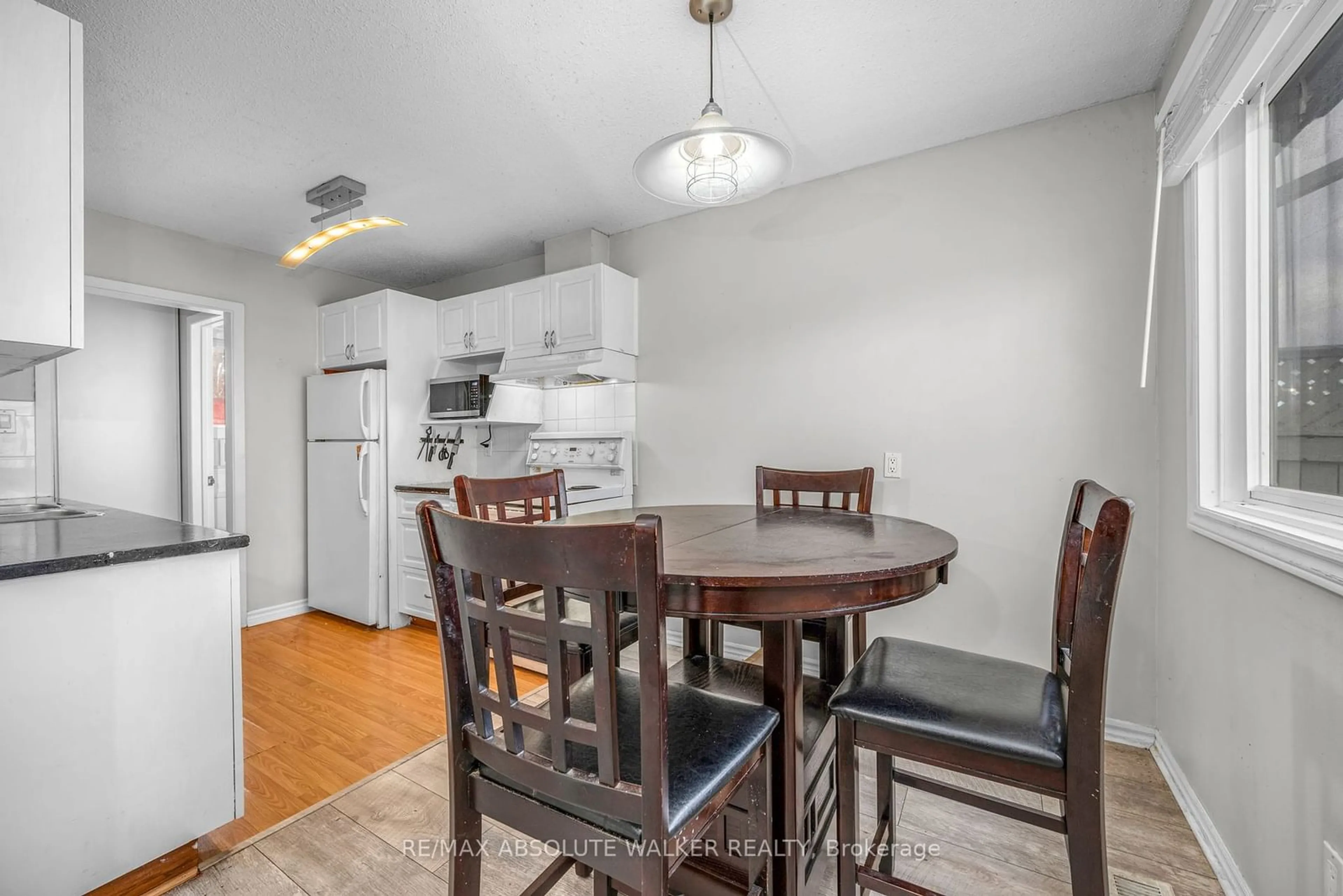 Dining room, wood floors, cottage for 89 Tarquin Cres, Bells Corners and South to Fallowfield Ontario K2H 8J7