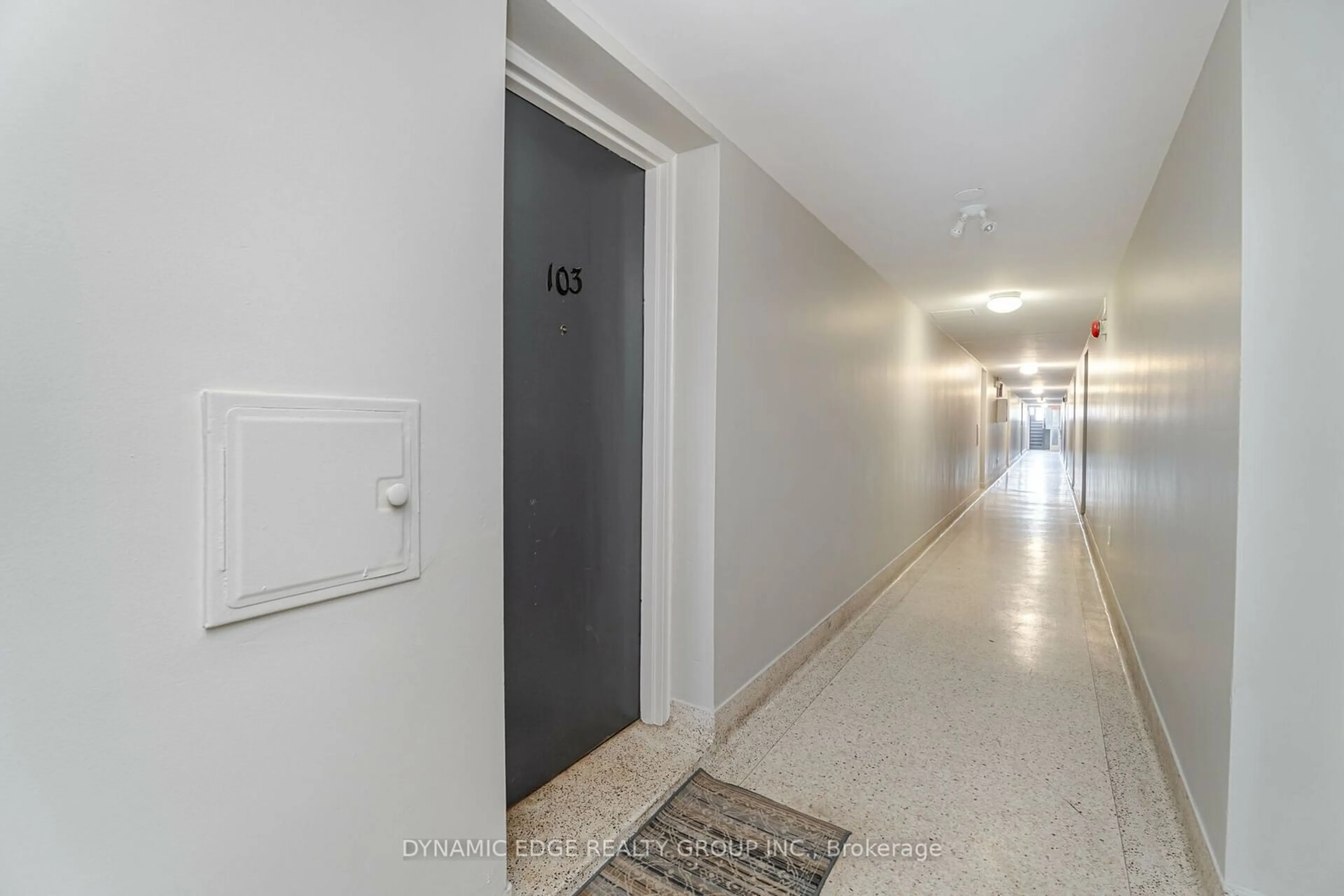 Indoor foyer, not visible floor for 57 Mericourt Rd #103, Hamilton Ontario L8S 2N5