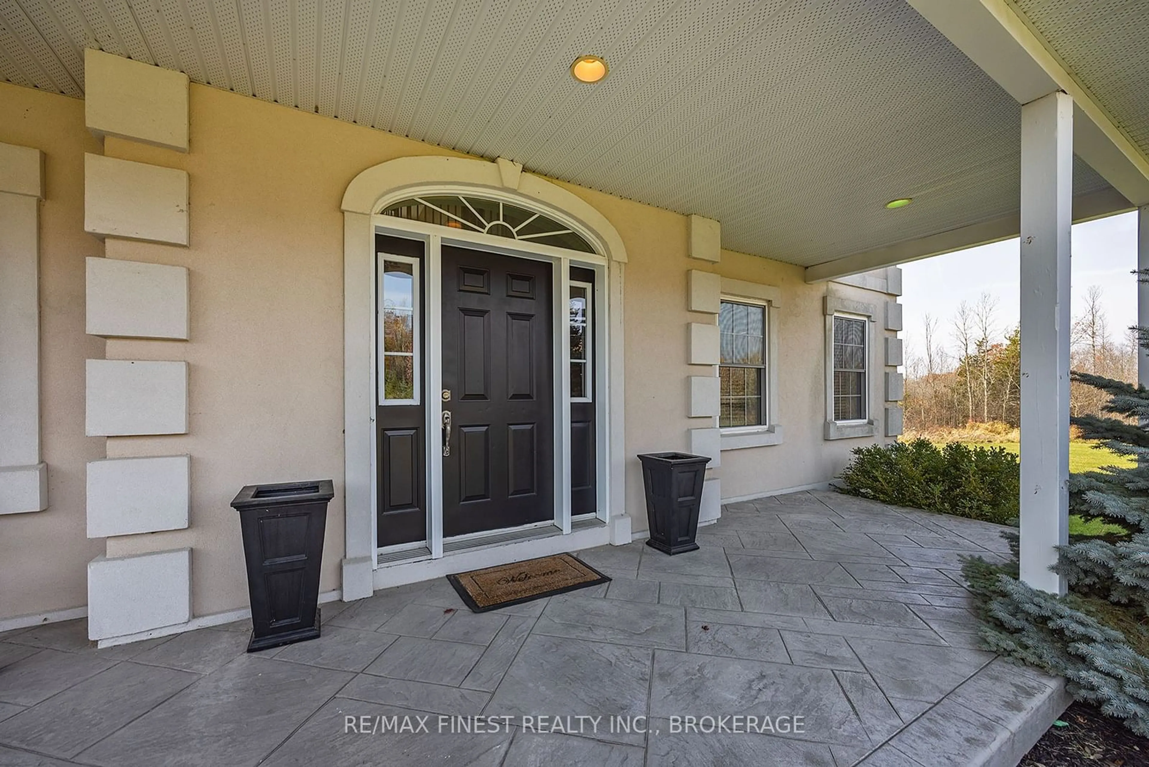 Indoor entryway, wood floors for 500 Deerview Dr, Kingston Ontario K7L 5H6