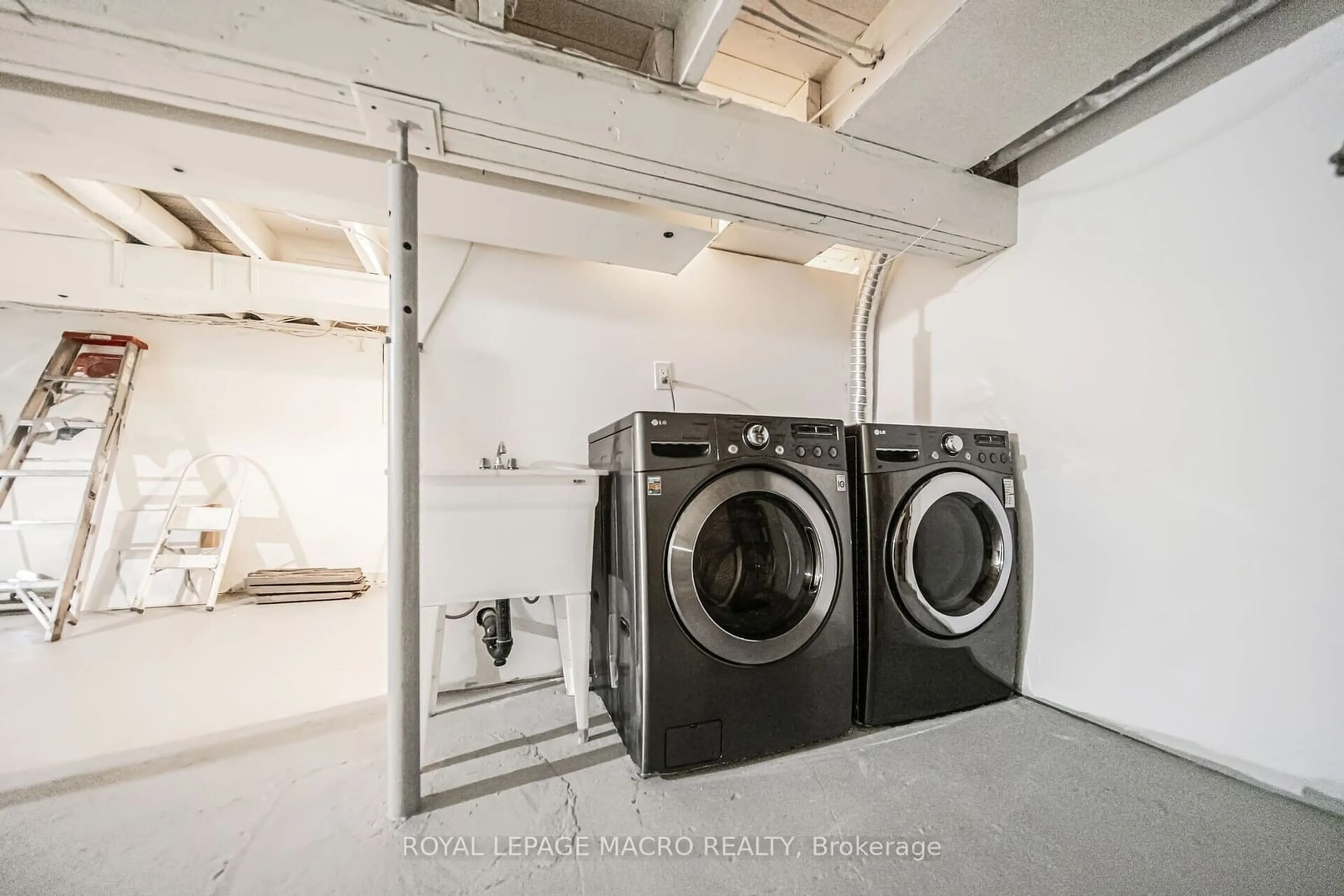 Laundry room for 45 Munroe St, Hamilton Ontario L8L 3V6