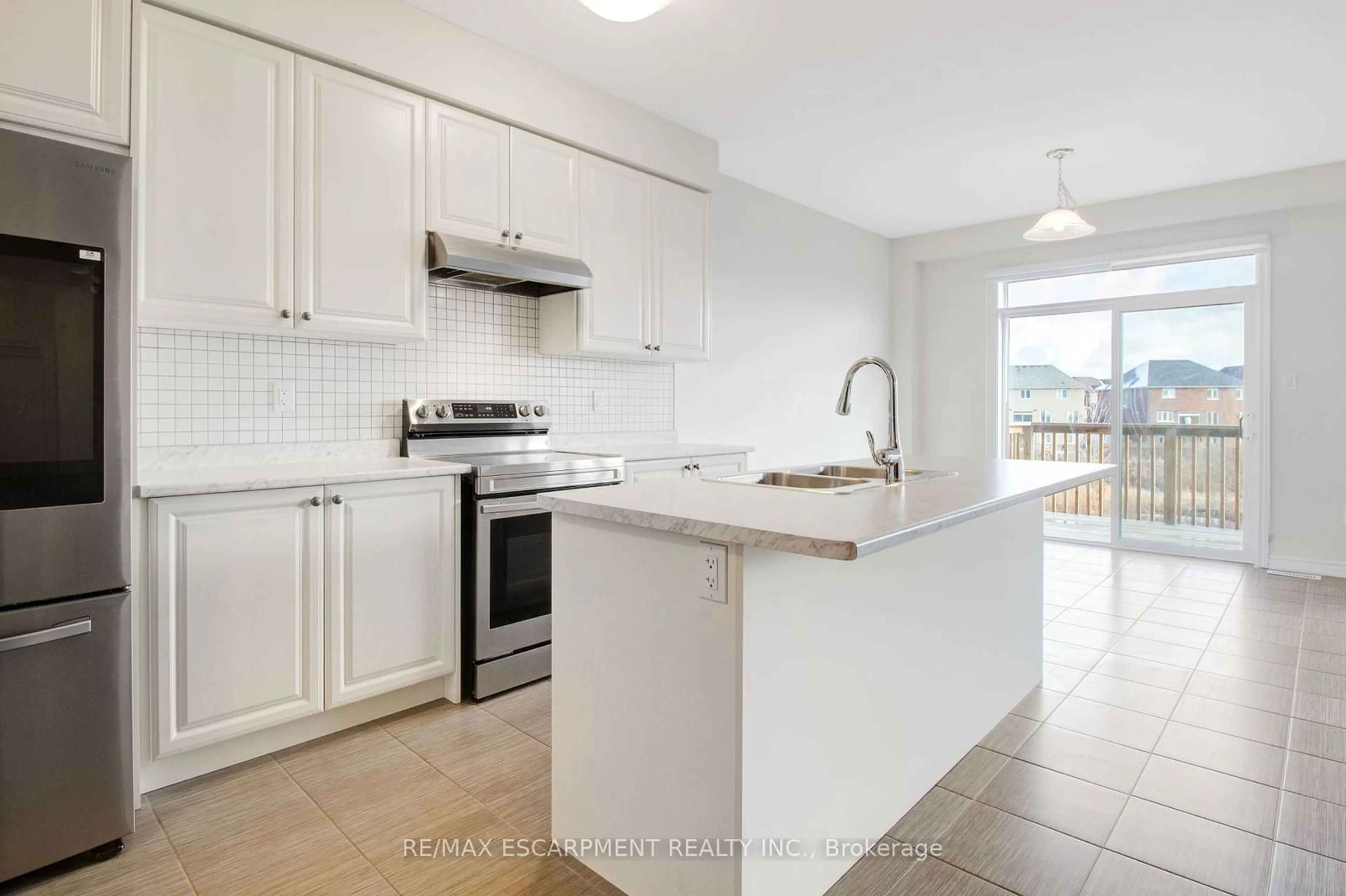 Standard kitchen, wood floors for 13 Cahill Dr, Brantford Ontario N3T 0V5