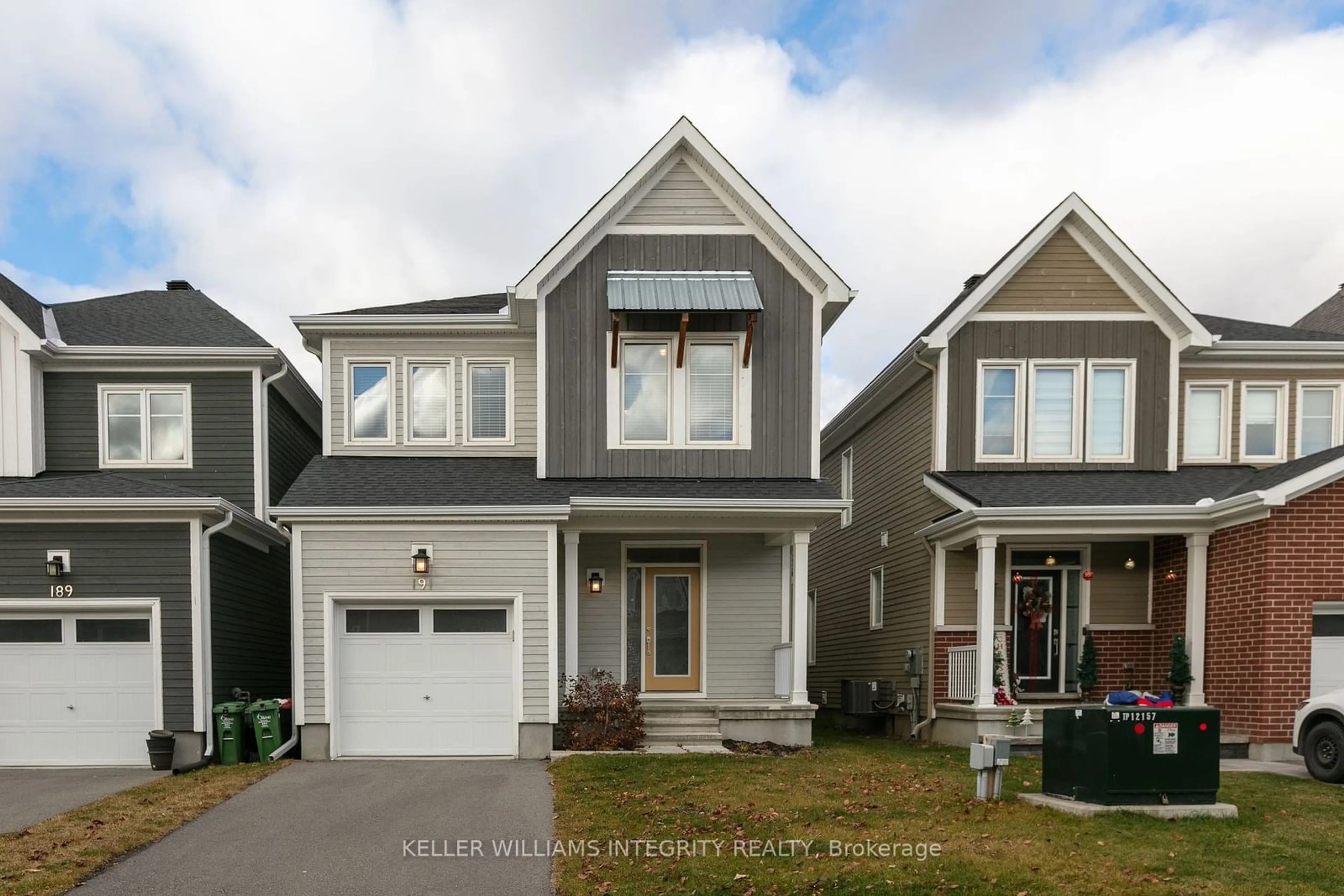 Frontside or backside of a home, the street view for 191 Equitation Circ, Stittsville - Munster - Richmond Ontario K0A 2Z0