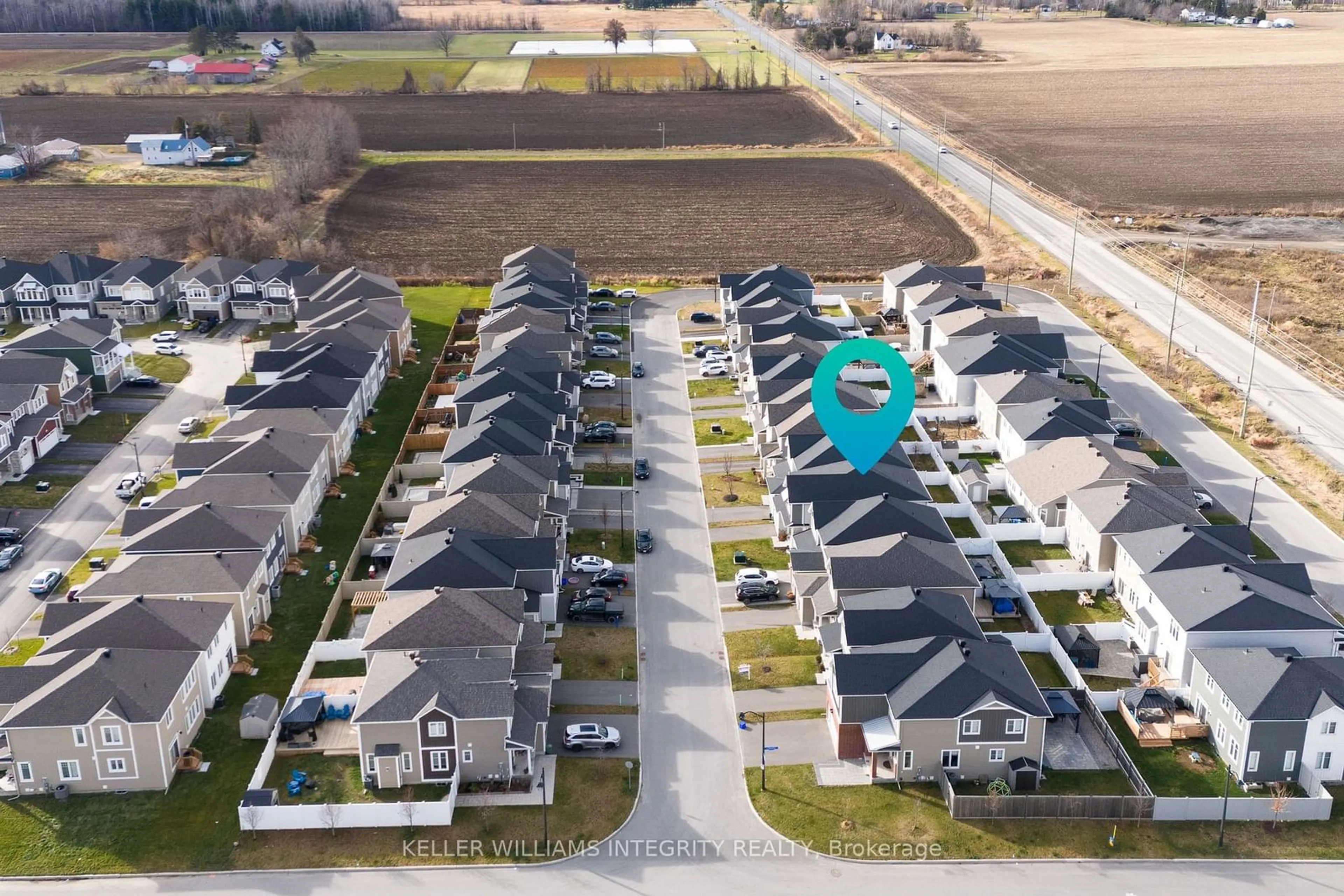 A pic from exterior of the house or condo, the fenced backyard for 191 Equitation Circ, Stittsville - Munster - Richmond Ontario K0A 2Z0