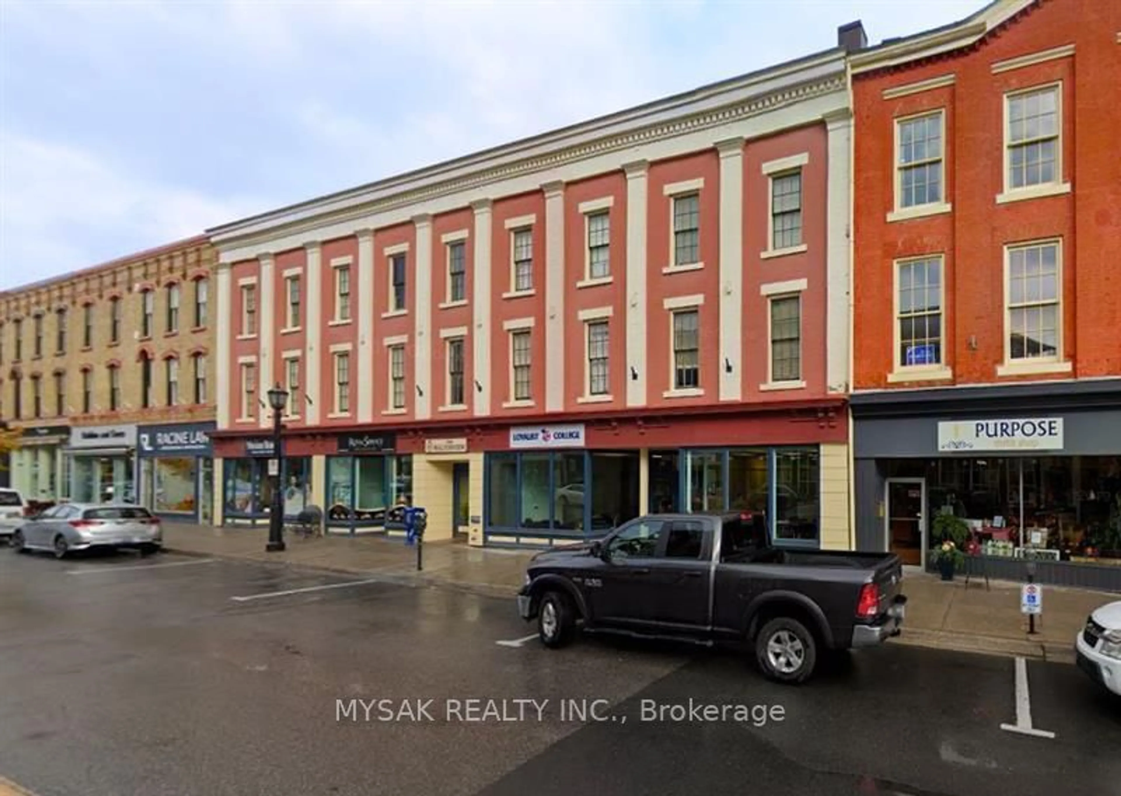 A pic from exterior of the house or condo, the front or back of building for 34-46 Walton St, Port Hope Ontario L1A 1N1