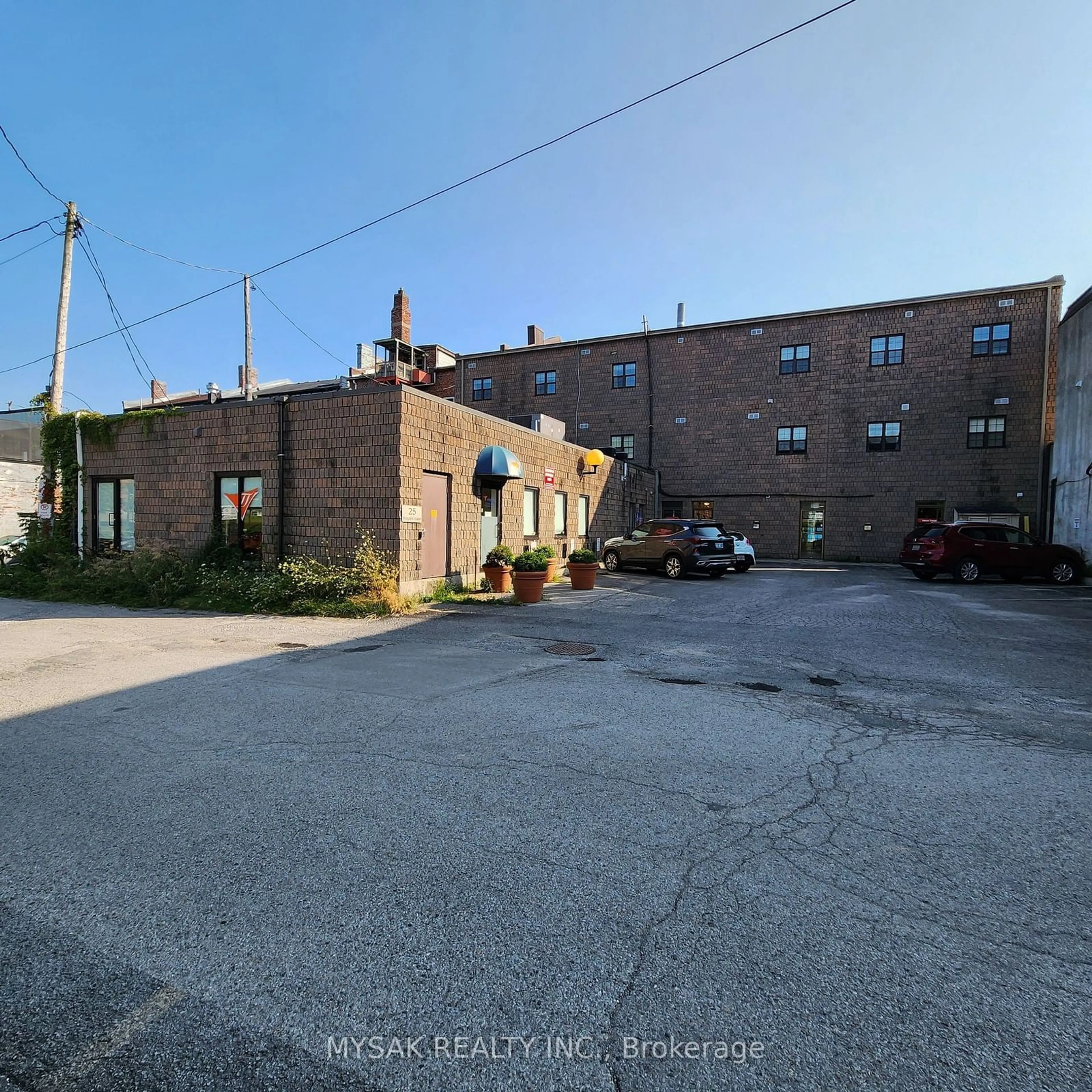 A pic from exterior of the house or condo, the street view for 34-46 Walton St, Port Hope Ontario L1A 1N1