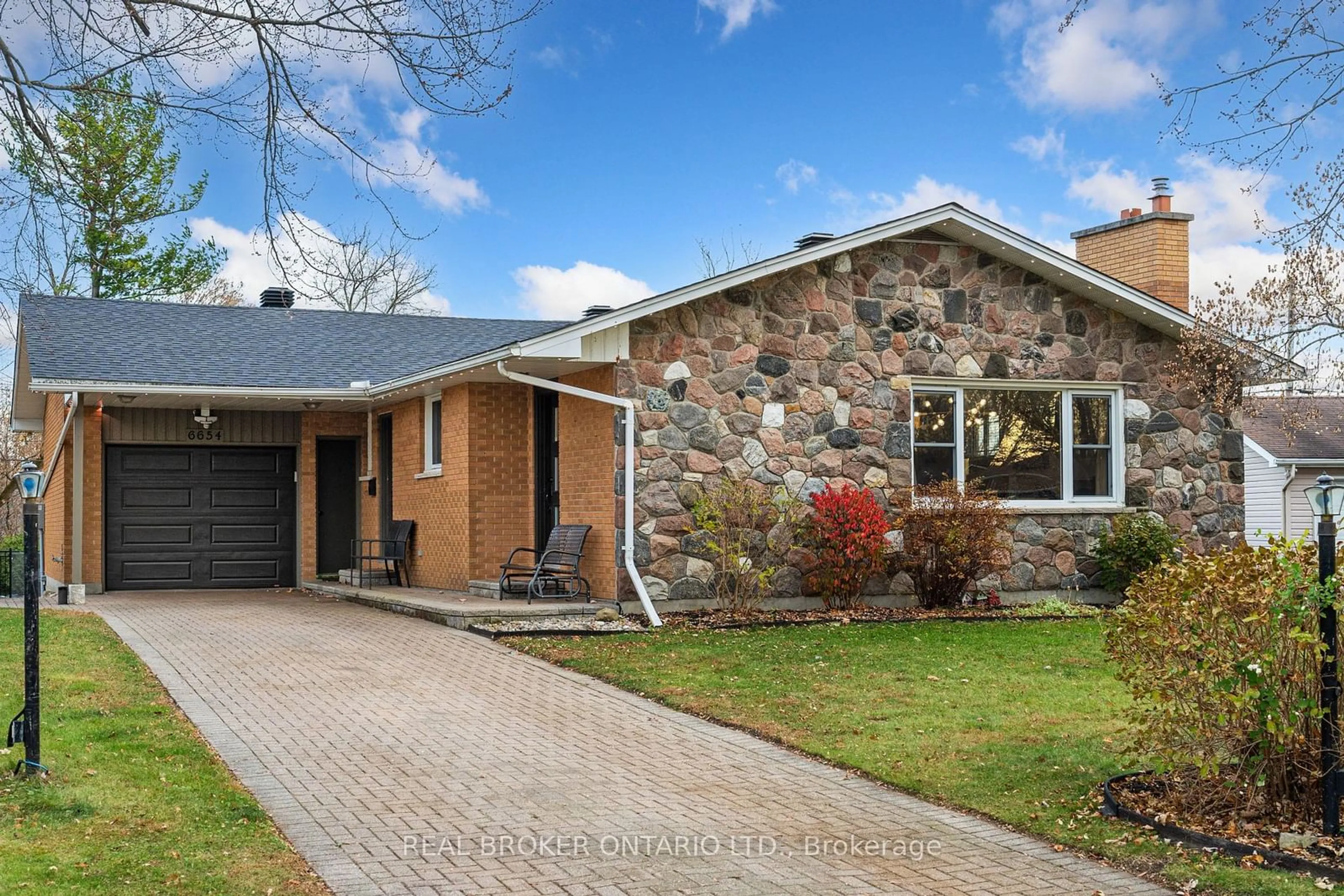 Home with brick exterior material for 6654 Carolin Crt, Manotick - Kars - Rideau Twp and Area Ontario K0A 2T0