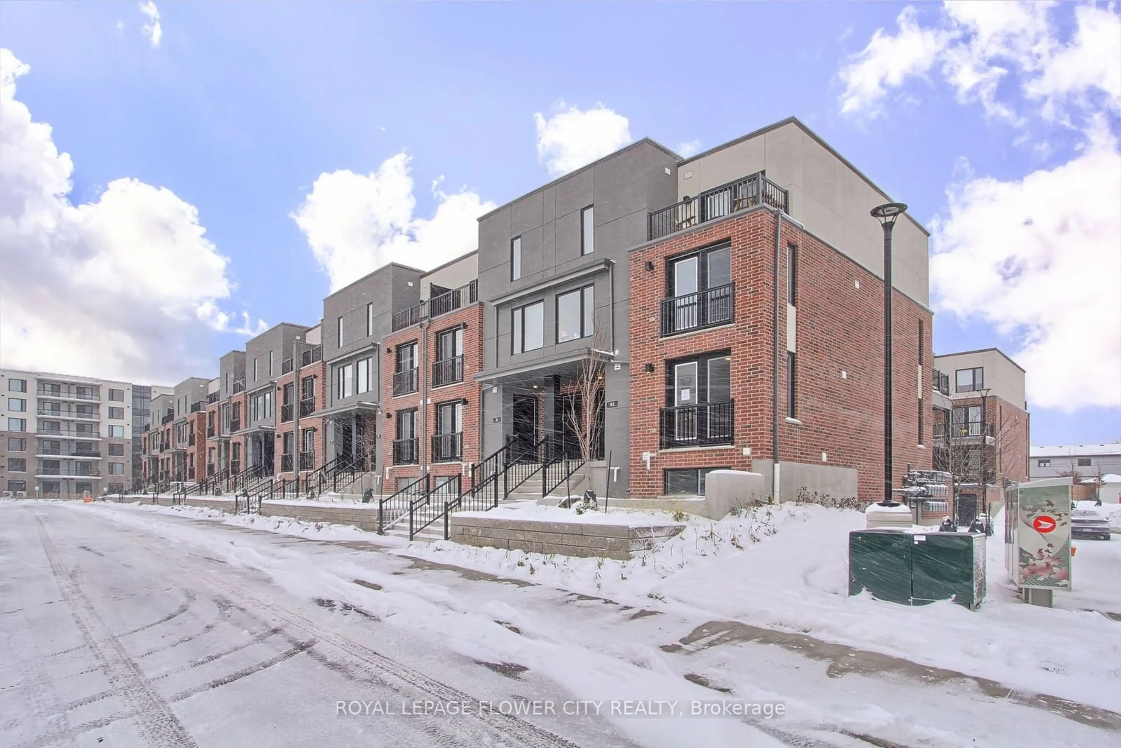 A pic from exterior of the house or condo, the street view for 99 Roger St #43, Waterloo Ontario N2J 0G1