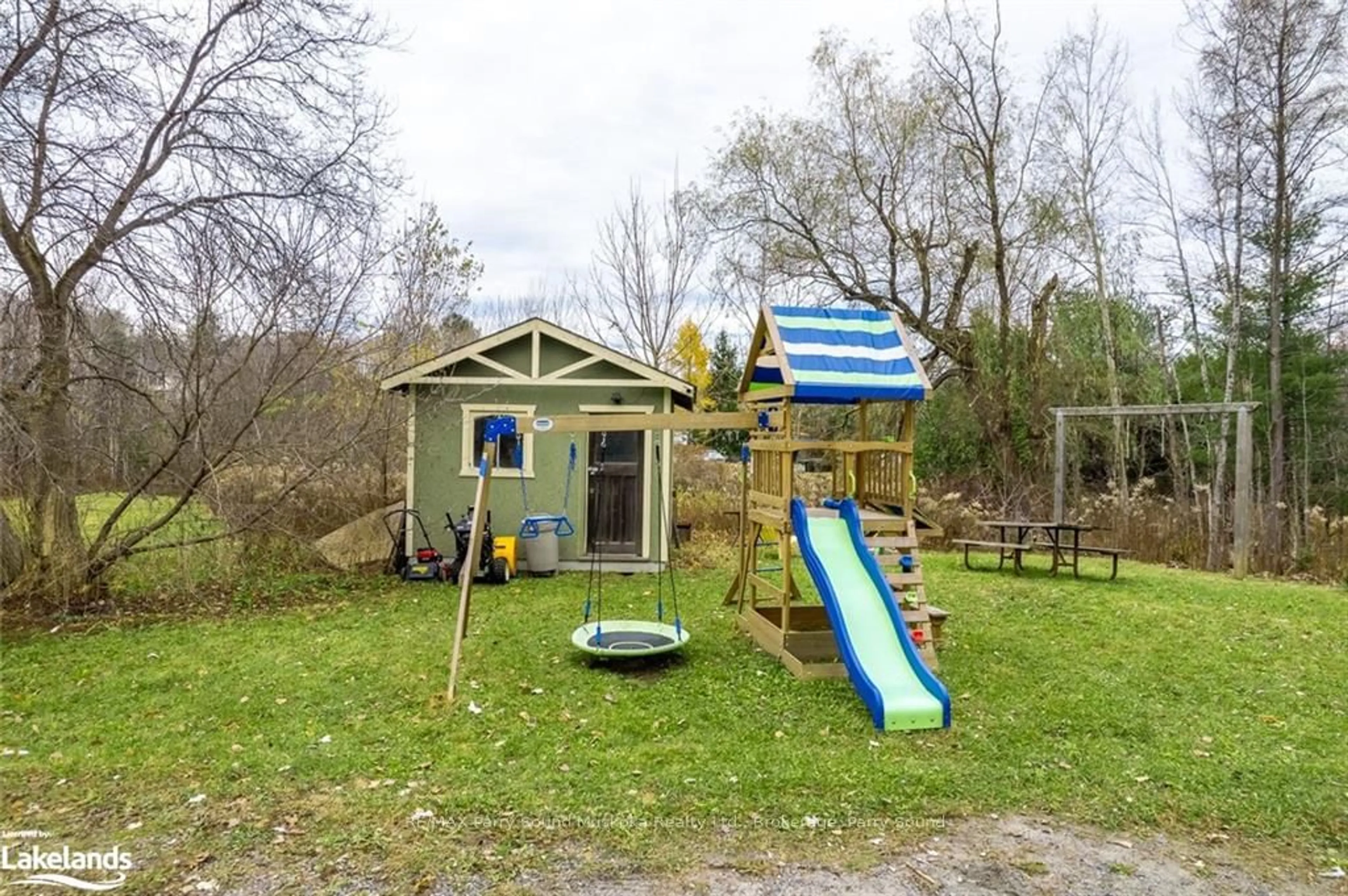 Shed for 17 LOUISA St, Parry Sound Ontario P2A 2V3