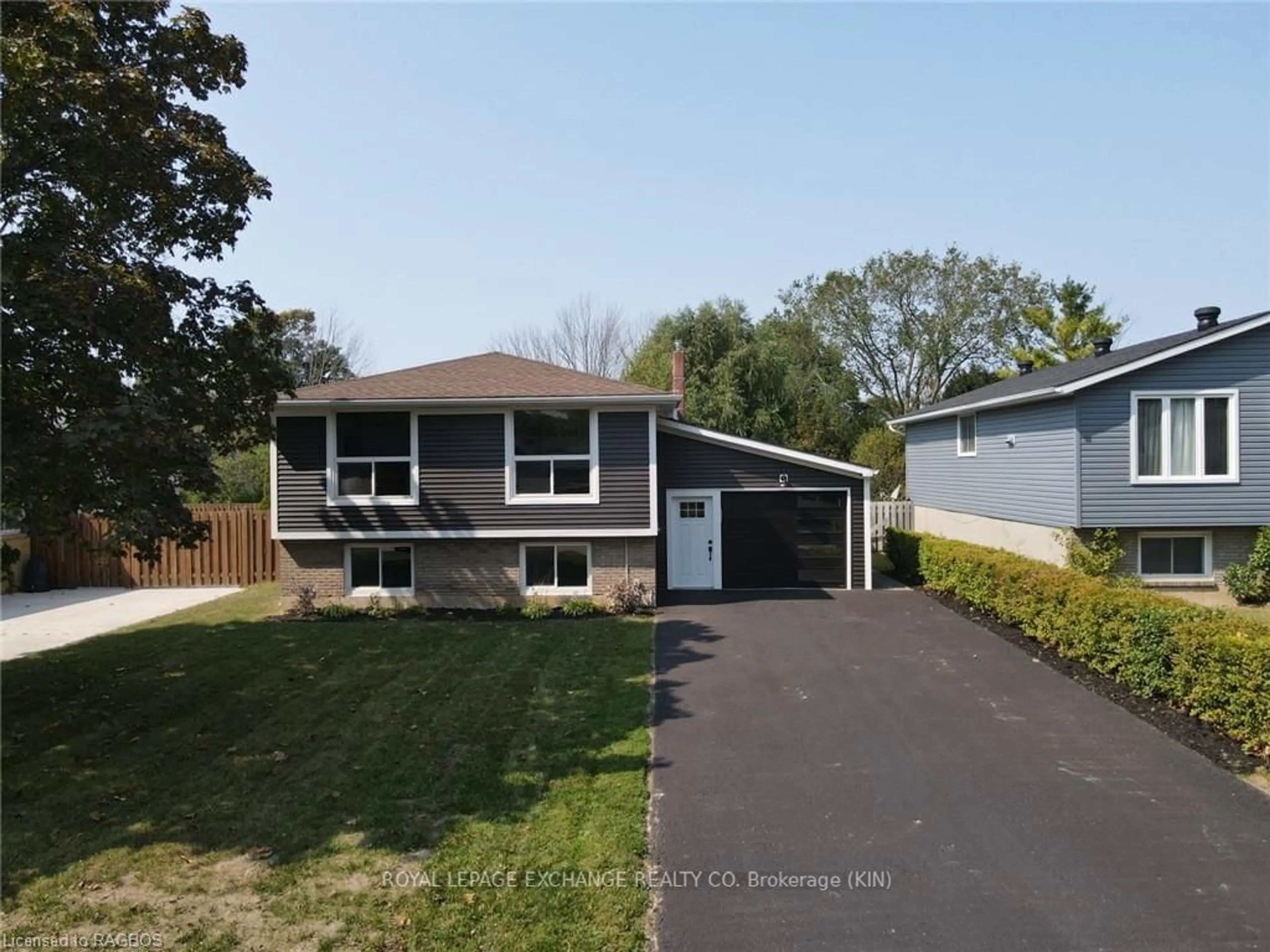 Frontside or backside of a home, the street view for 668 PALMATEER Dr, Kincardine Ontario N2Z 1R4