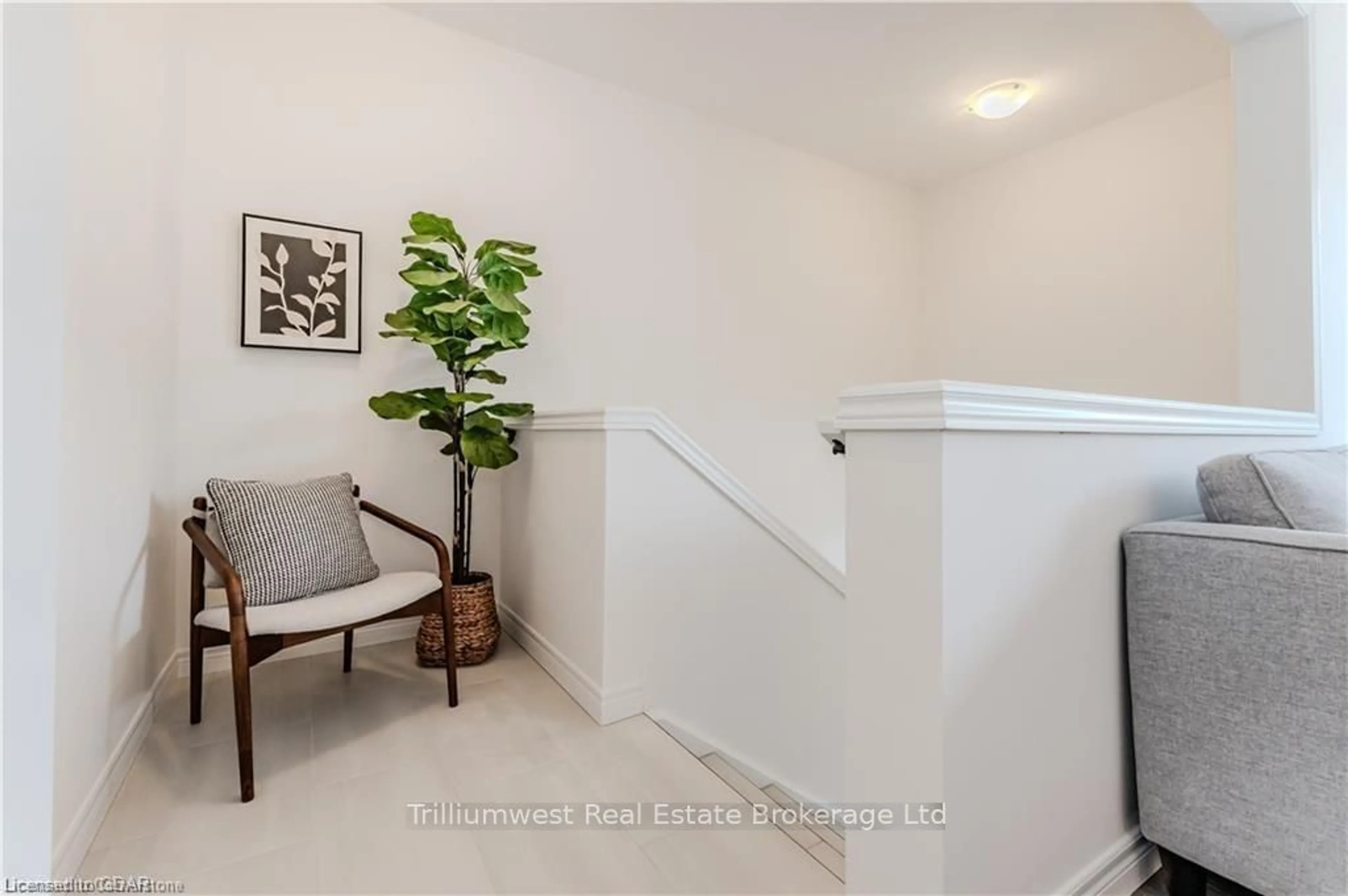 Indoor entryway, wood floors for 9 SORA Lane, Guelph Ontario N1E 0T4