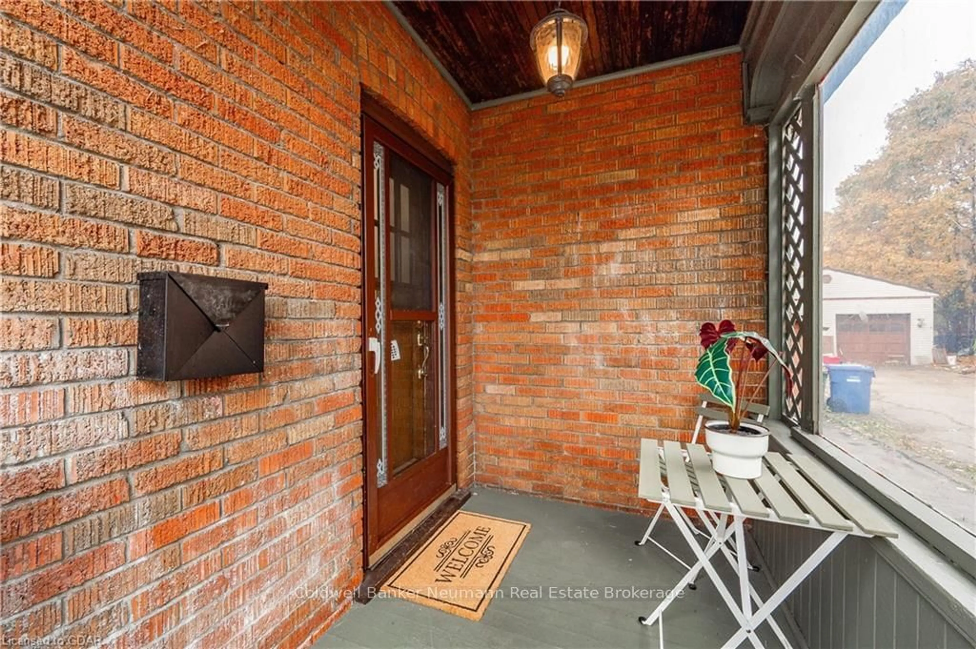 Indoor entryway, cement floor for 7 MEADOWVIEW Ave, Guelph Ontario N1H 5S4