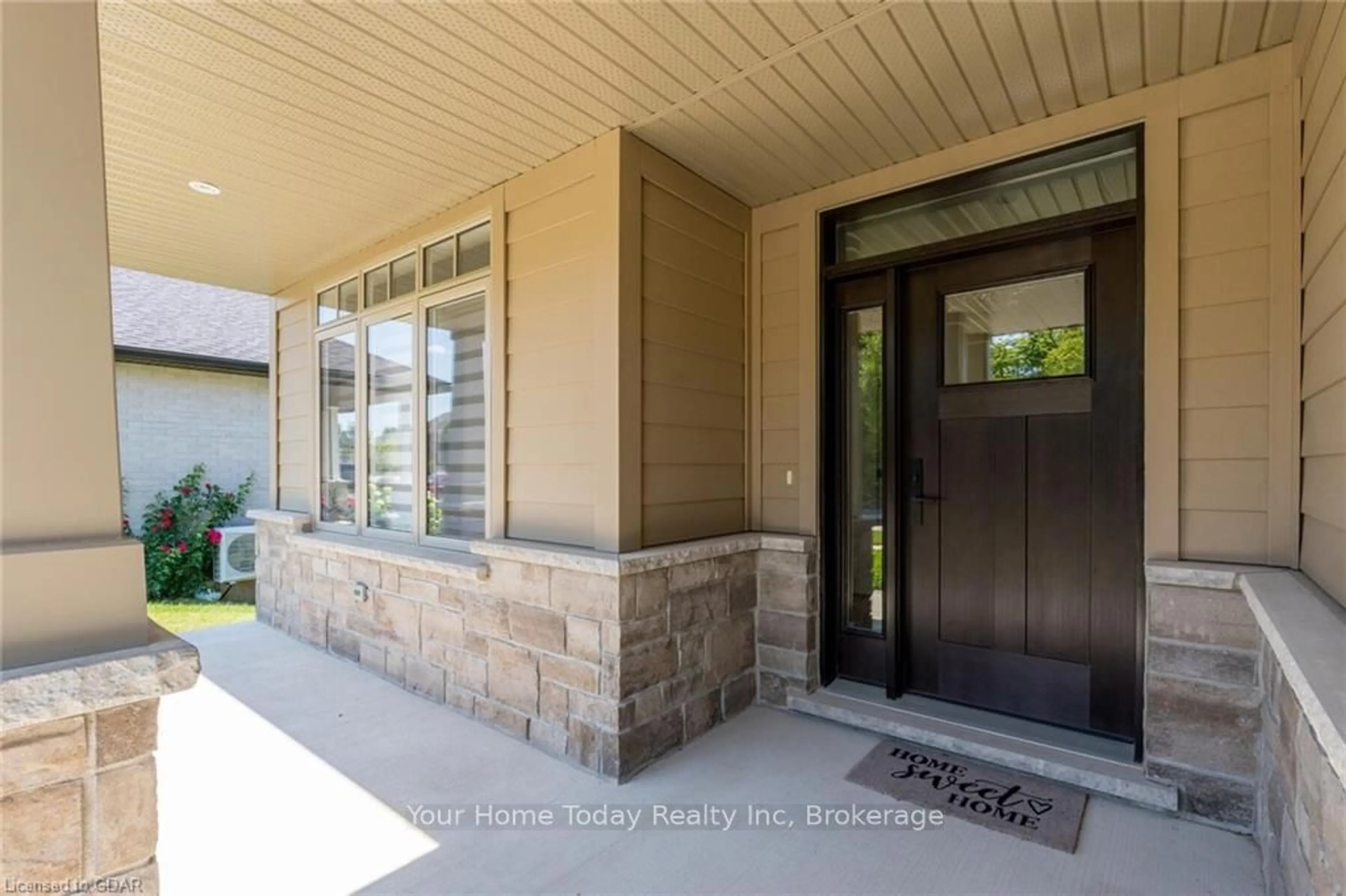 Indoor entryway, wood floors for 38 FAITH Dr, Mapleton Ontario N0G 1P0