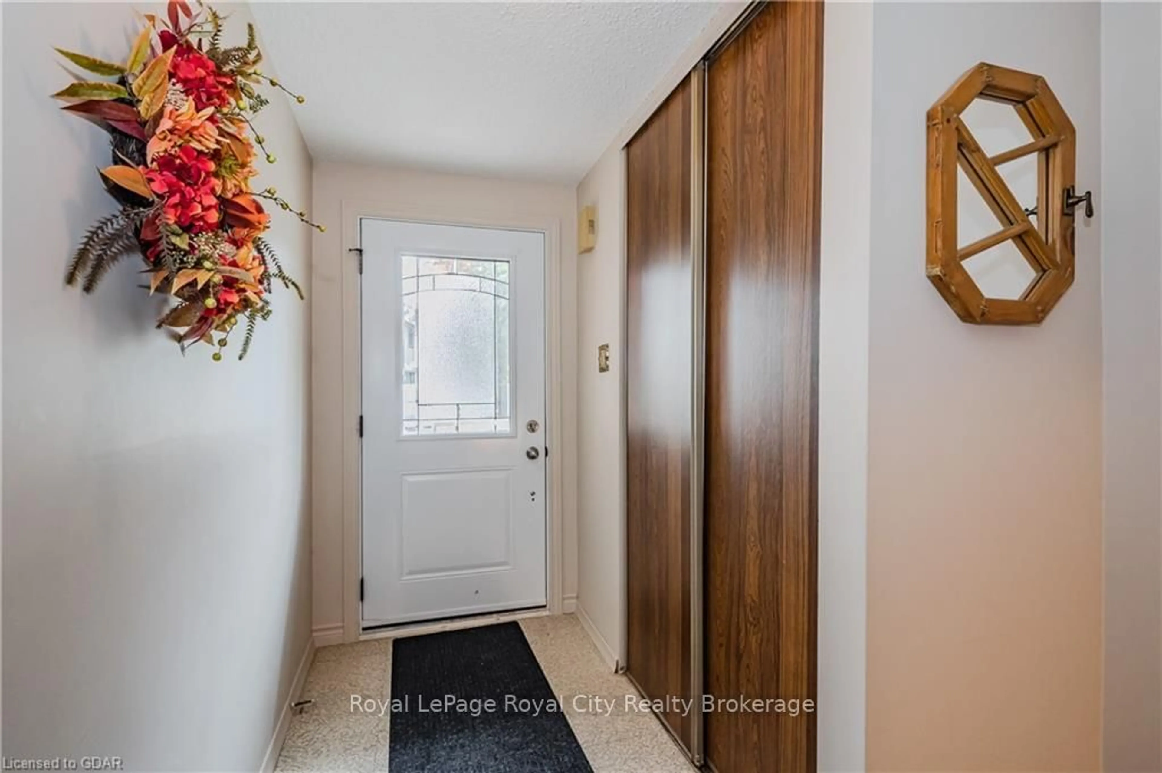 Indoor entryway, wood floors for 2 WORTON Ave #5, Guelph Ontario N1H 7C5