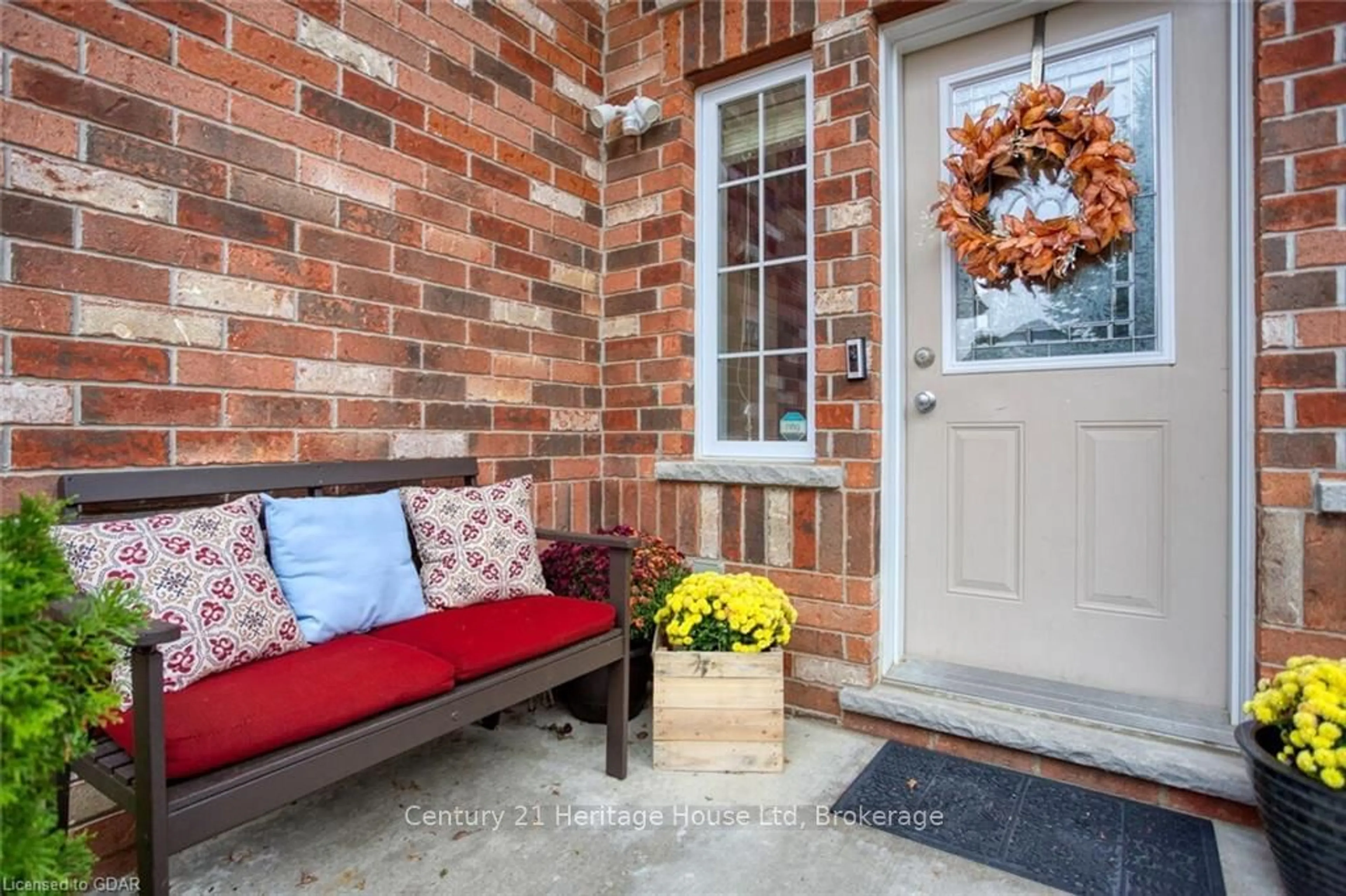 Indoor entryway, wood floors for 7 WASHBURN Dr, Guelph Ontario N1E 0B4