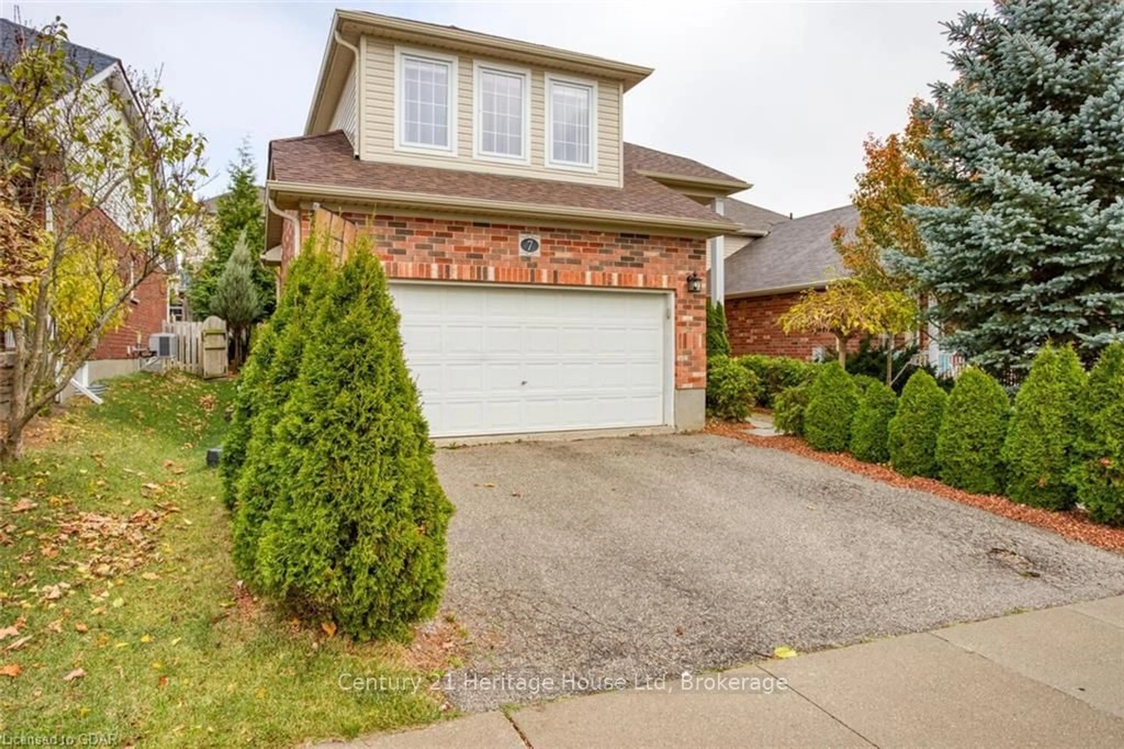 Frontside or backside of a home, cottage for 7 WASHBURN Dr, Guelph Ontario N1E 0B4