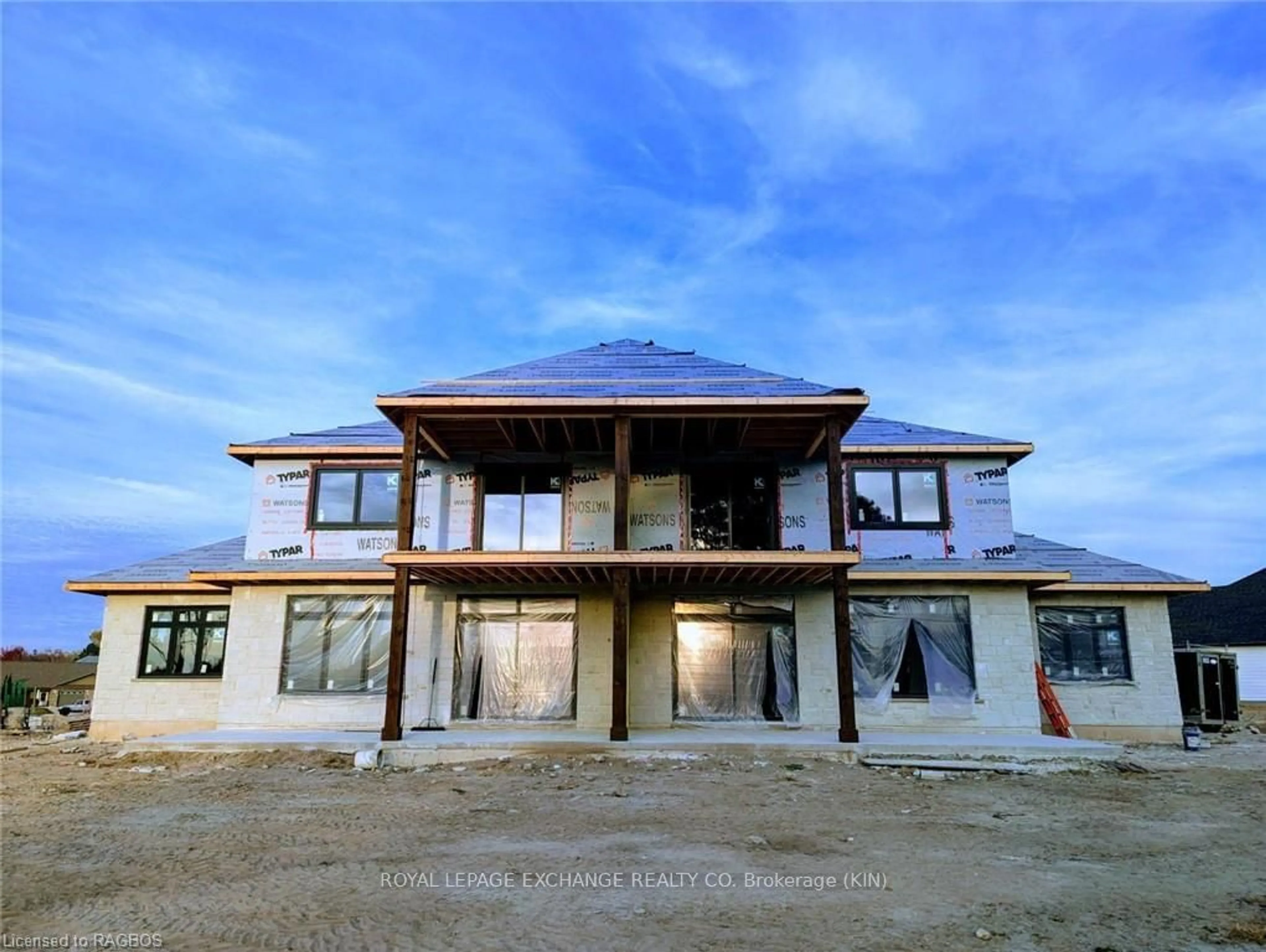 Frontside or backside of a home, the front or back of building for 55 MERCEDES Cres, Kincardine Ontario N2Z 1G8