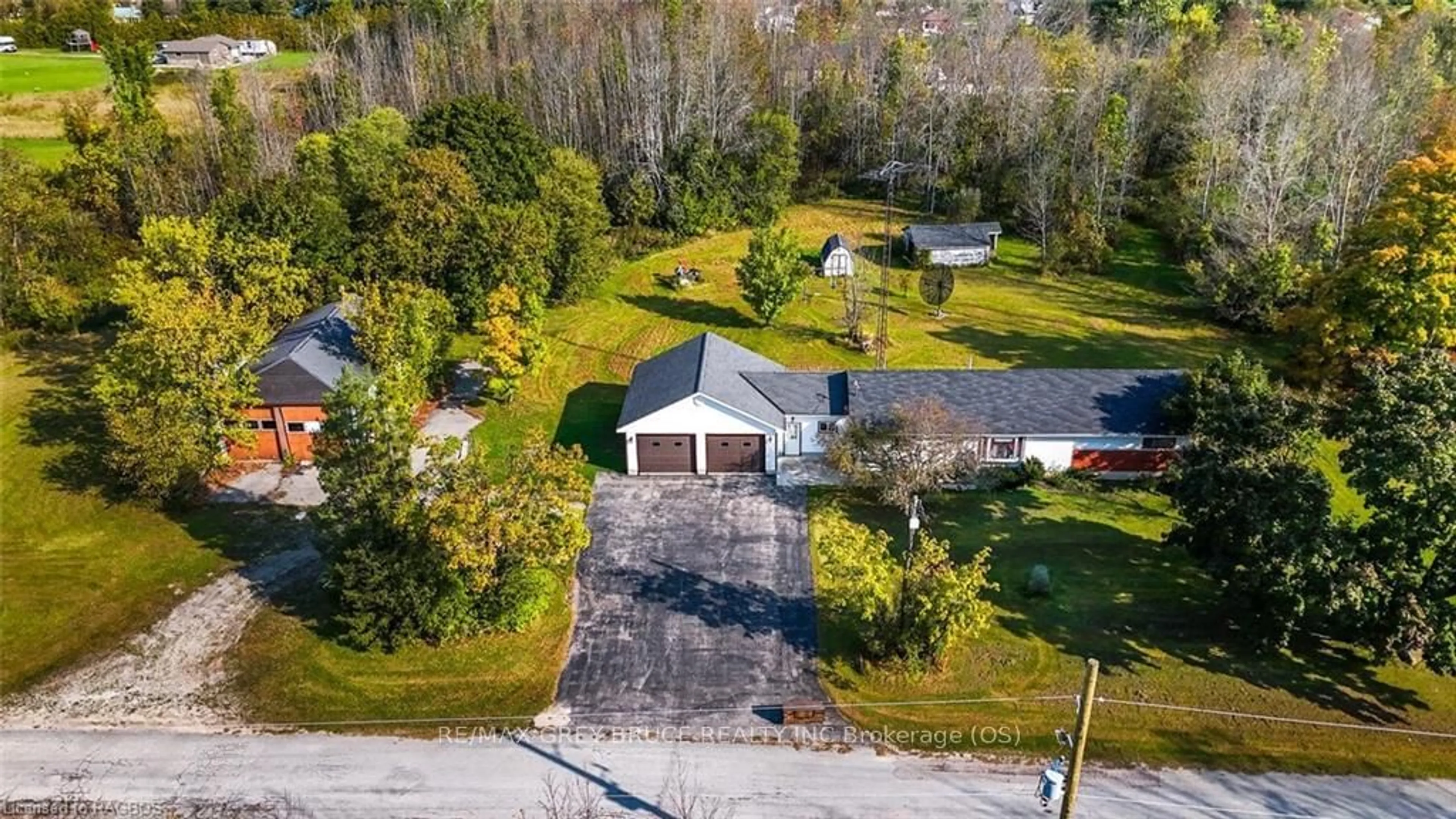 A pic from exterior of the house or condo, cottage for 873 14TH St, Georgian Bluffs Ontario N4K 6V5