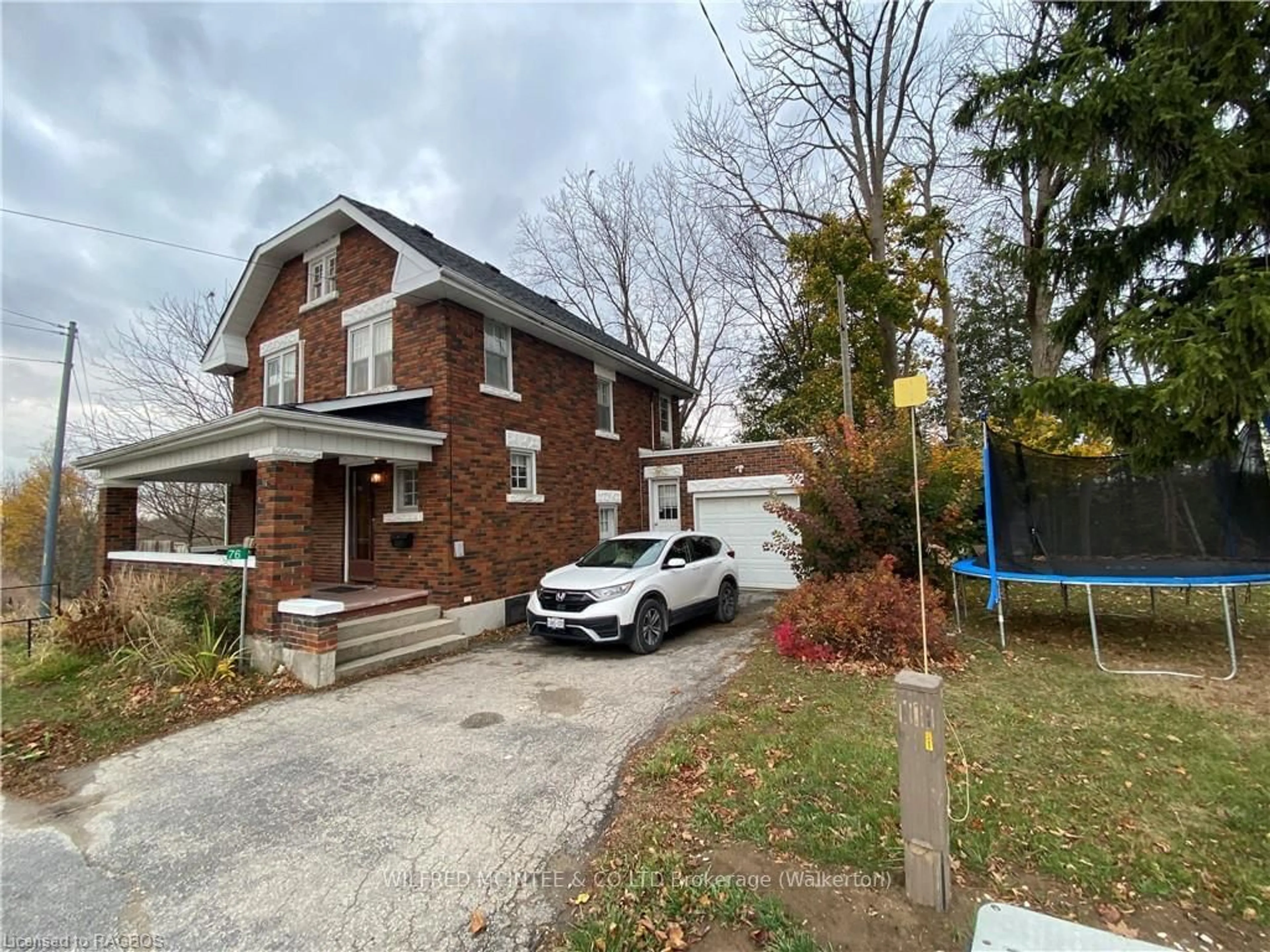 Frontside or backside of a home, the street view for 76 10TH St, Hanover Ontario N4N 1J6