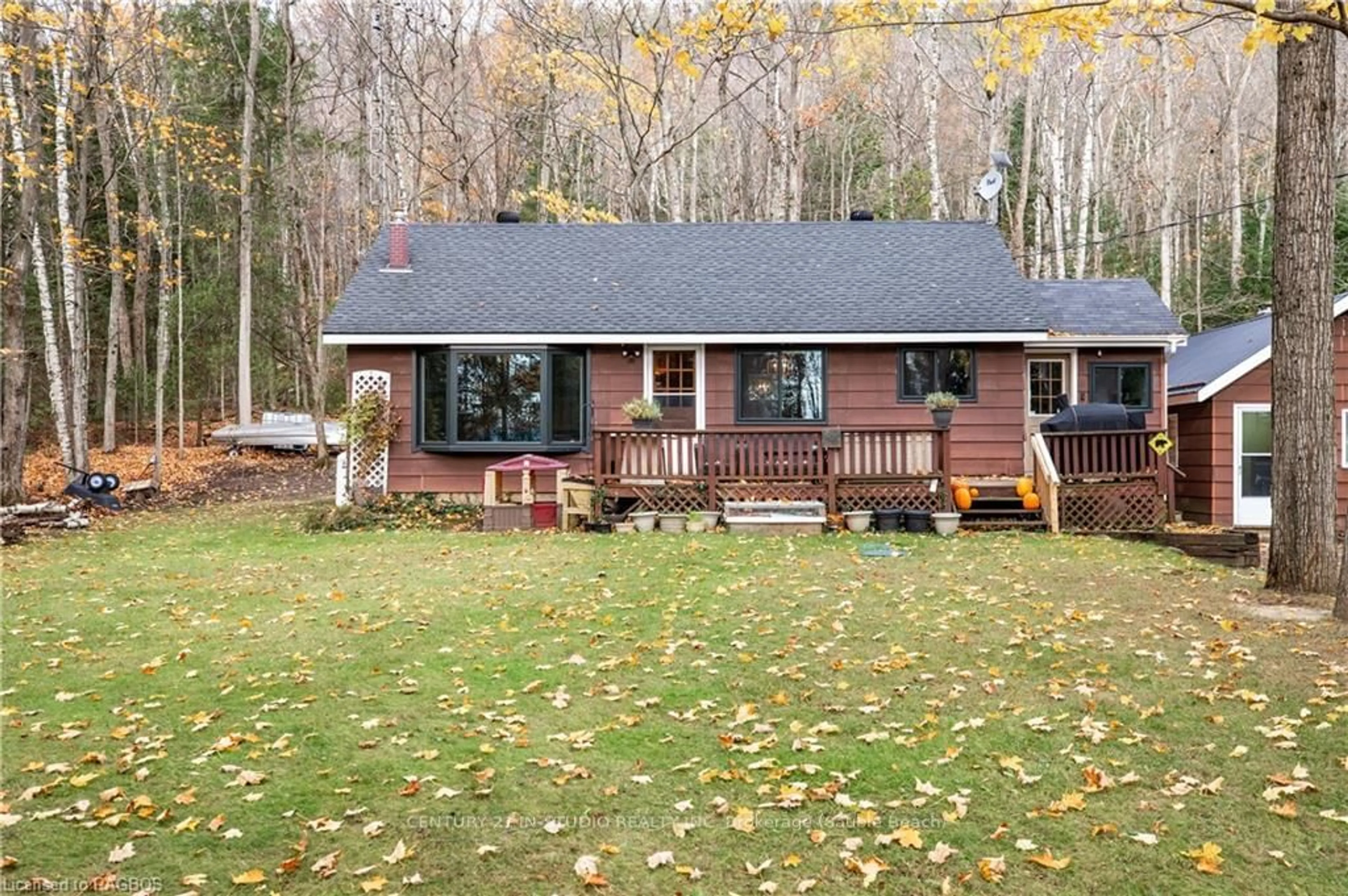 Frontside or backside of a home, cottage for 415 MALLORY BEACH Rd, South Bruce Peninsula Ontario N0H 2T0