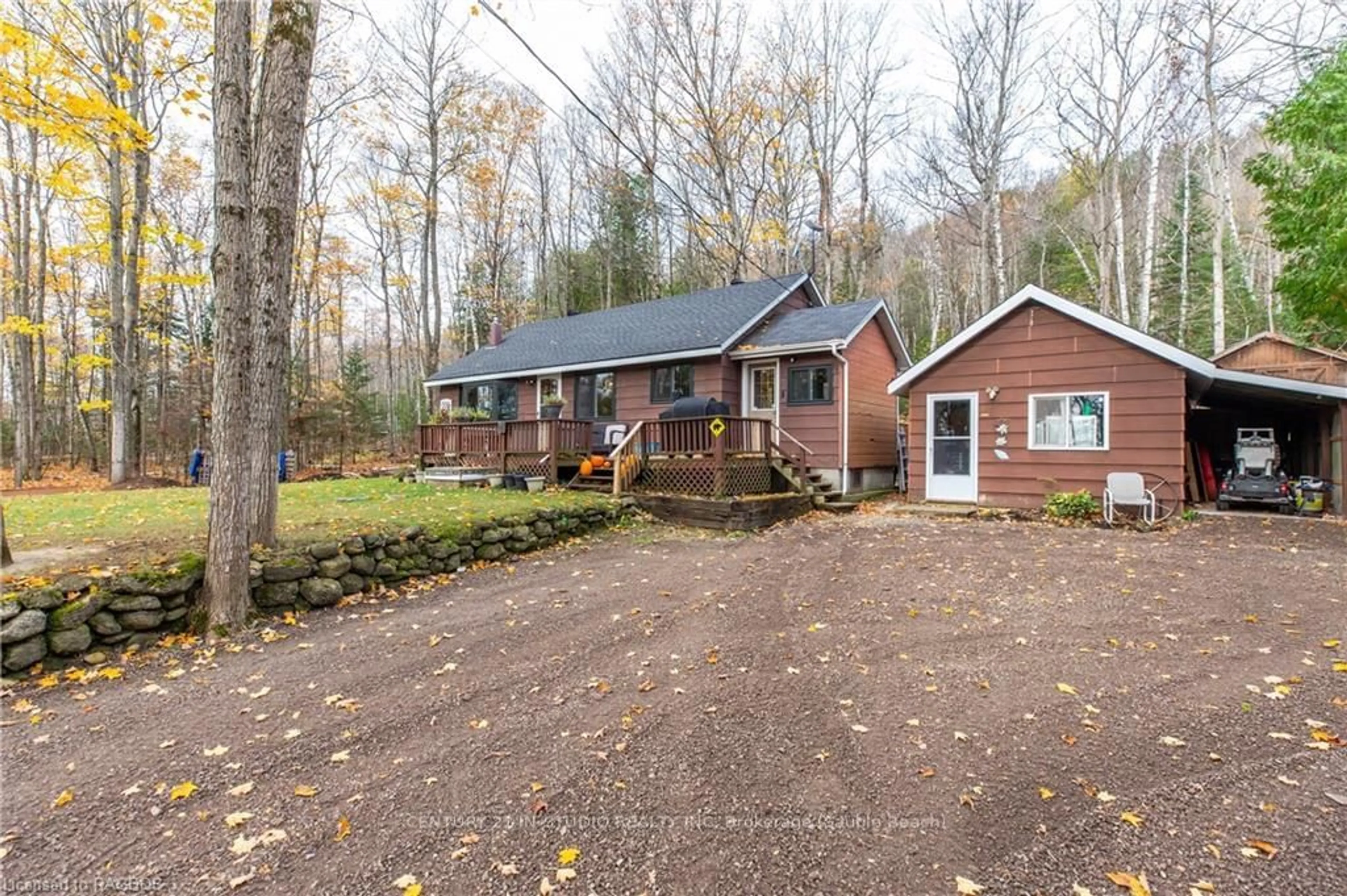 Frontside or backside of a home, cottage for 415 MALLORY BEACH Rd, South Bruce Peninsula Ontario N0H 2T0