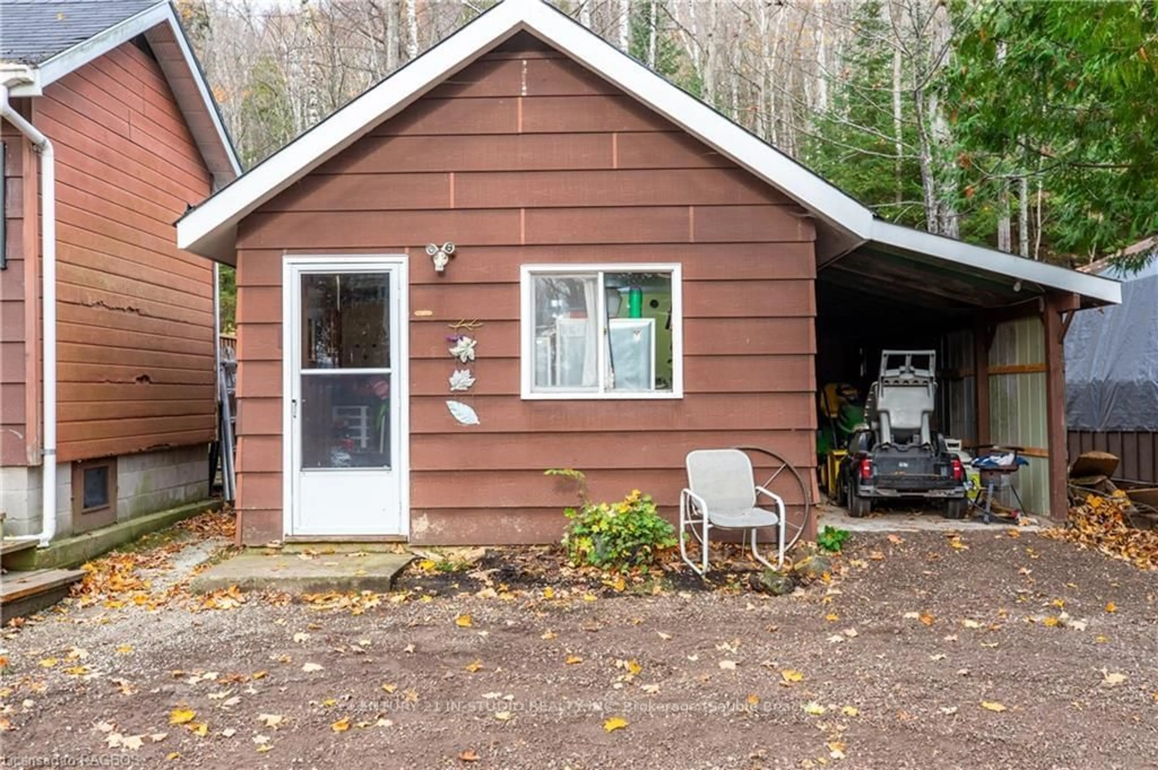 Frontside or backside of a home, cottage for 415 MALLORY BEACH Rd, South Bruce Peninsula Ontario N0H 2T0