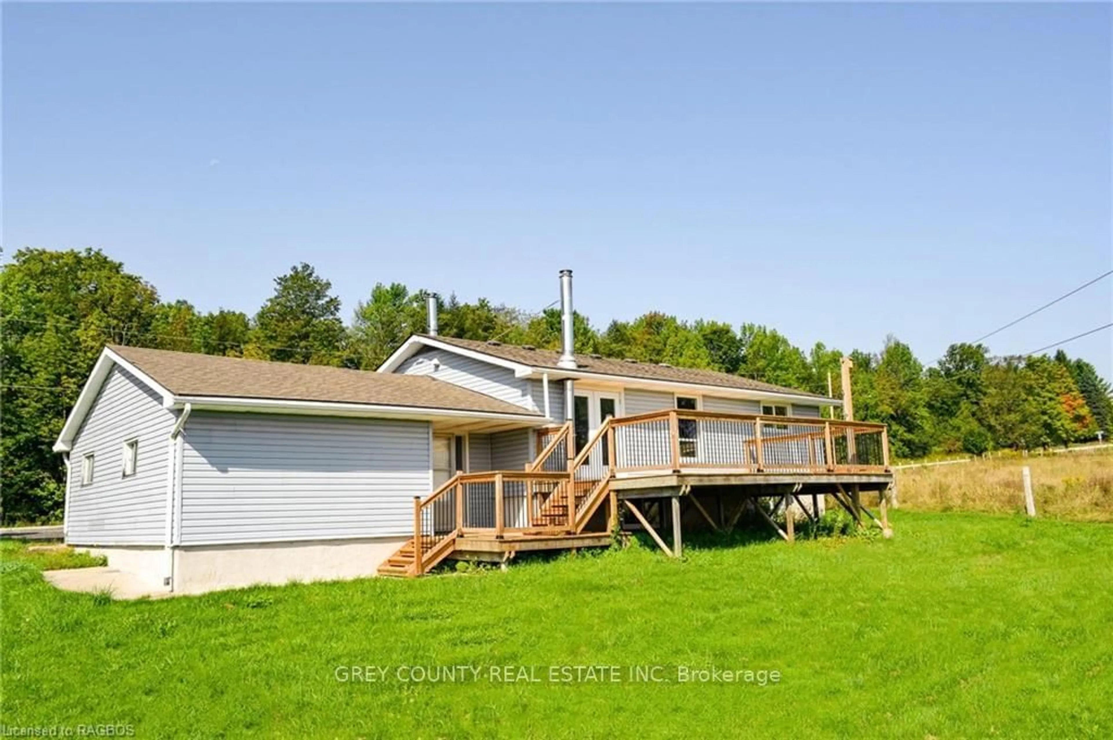 Frontside or backside of a home, cottage for 617159 GREY ROAD 29, Meaford Ontario N0H 1E0