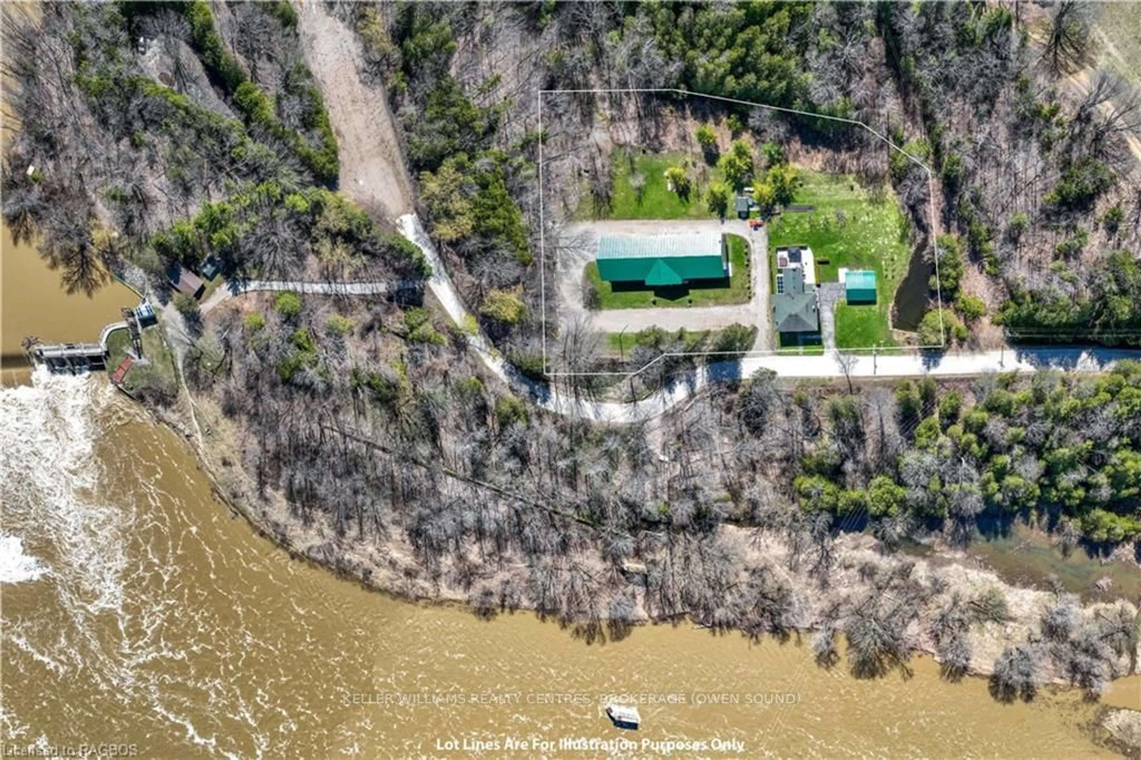A pic from exterior of the house or condo, cottage for 484 CARLISLE St, Saugeen Shores Ontario N0H 2L0