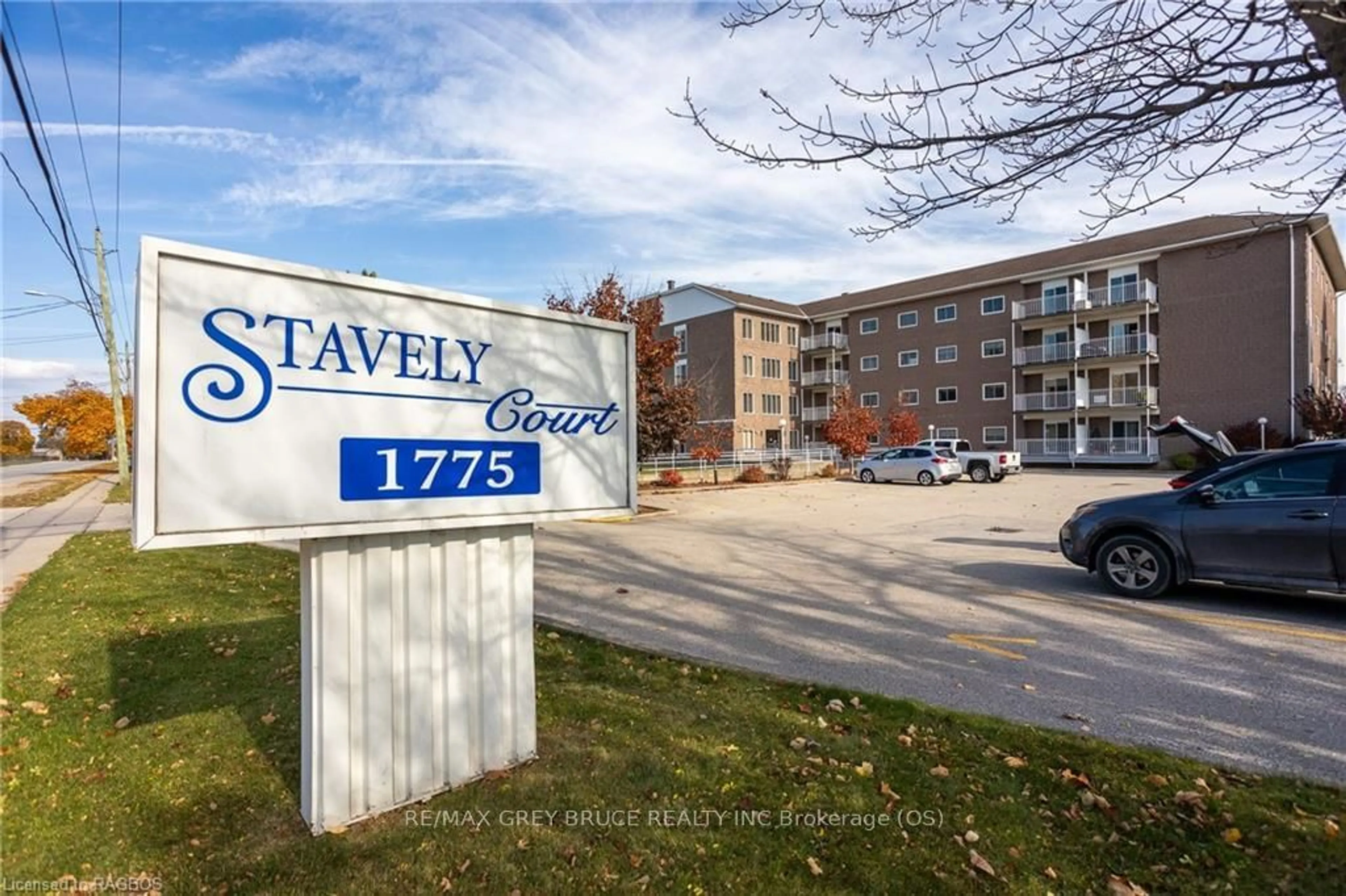 A pic from exterior of the house or condo, the street view for 1775 9TH Ave #209, Owen Sound Ontario N4K 6T3