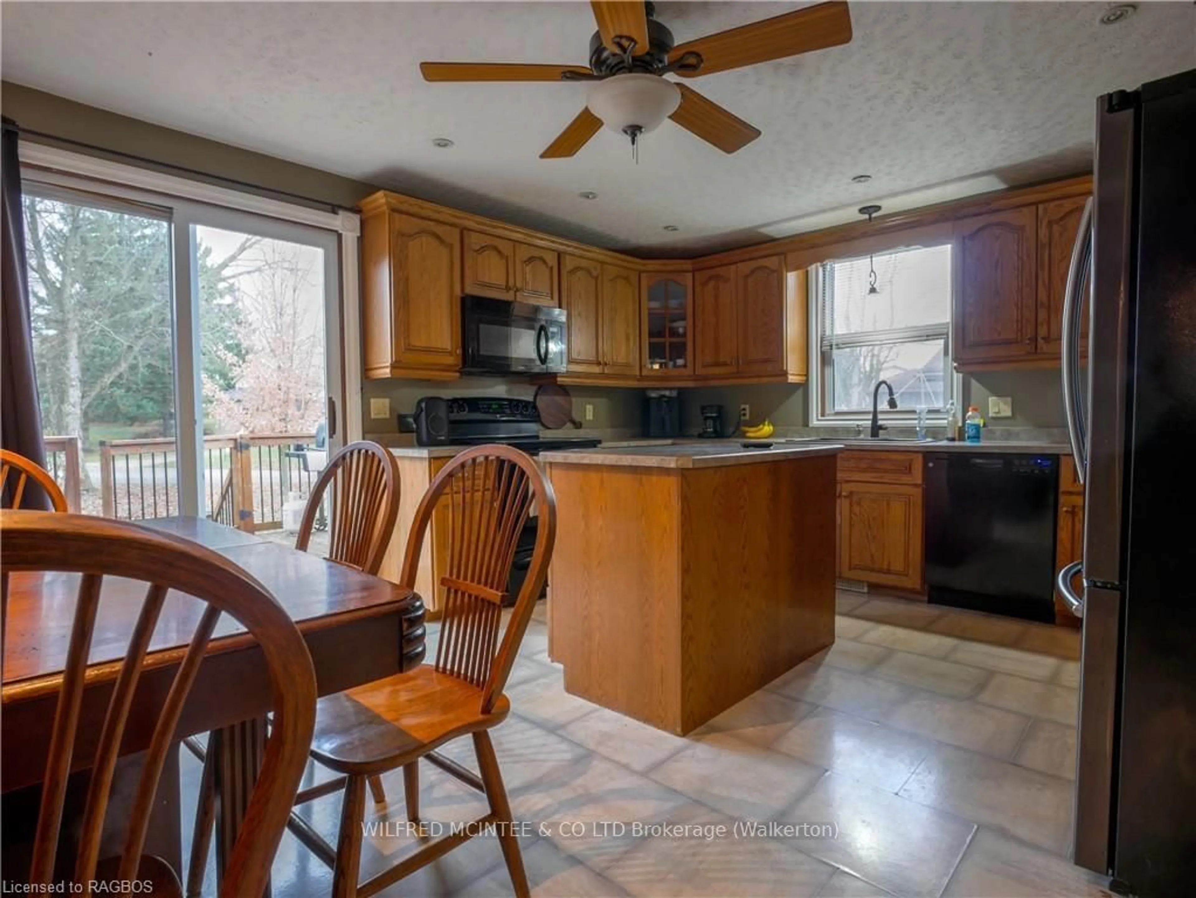 Open concept kitchen for 56 MCGIVERN St, Brockton Ontario N0G 2V0