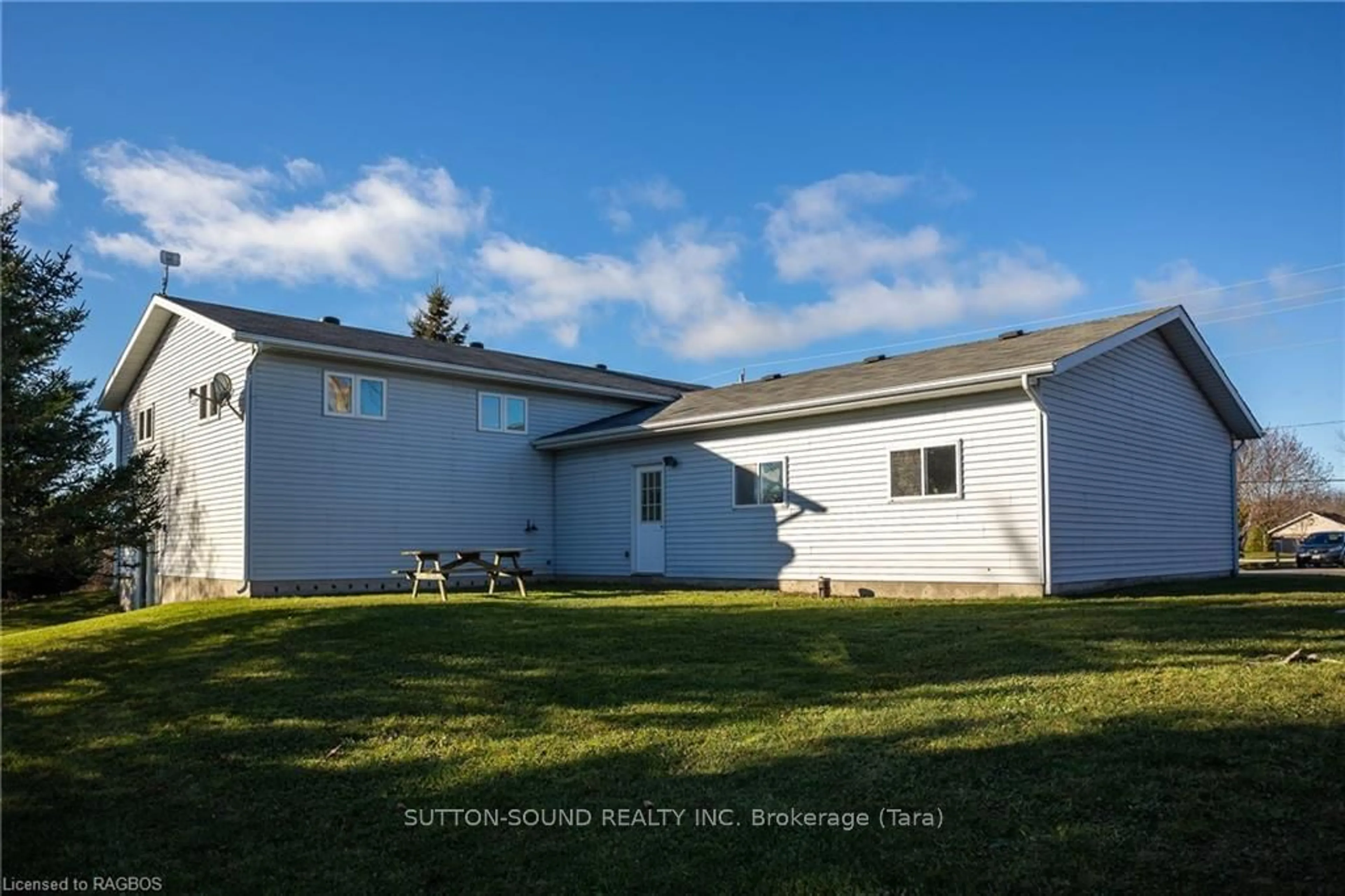 Frontside or backside of a home, the front or back of building for 401142 GREY RD 17, Georgian Bluffs Ontario N0H 2T0