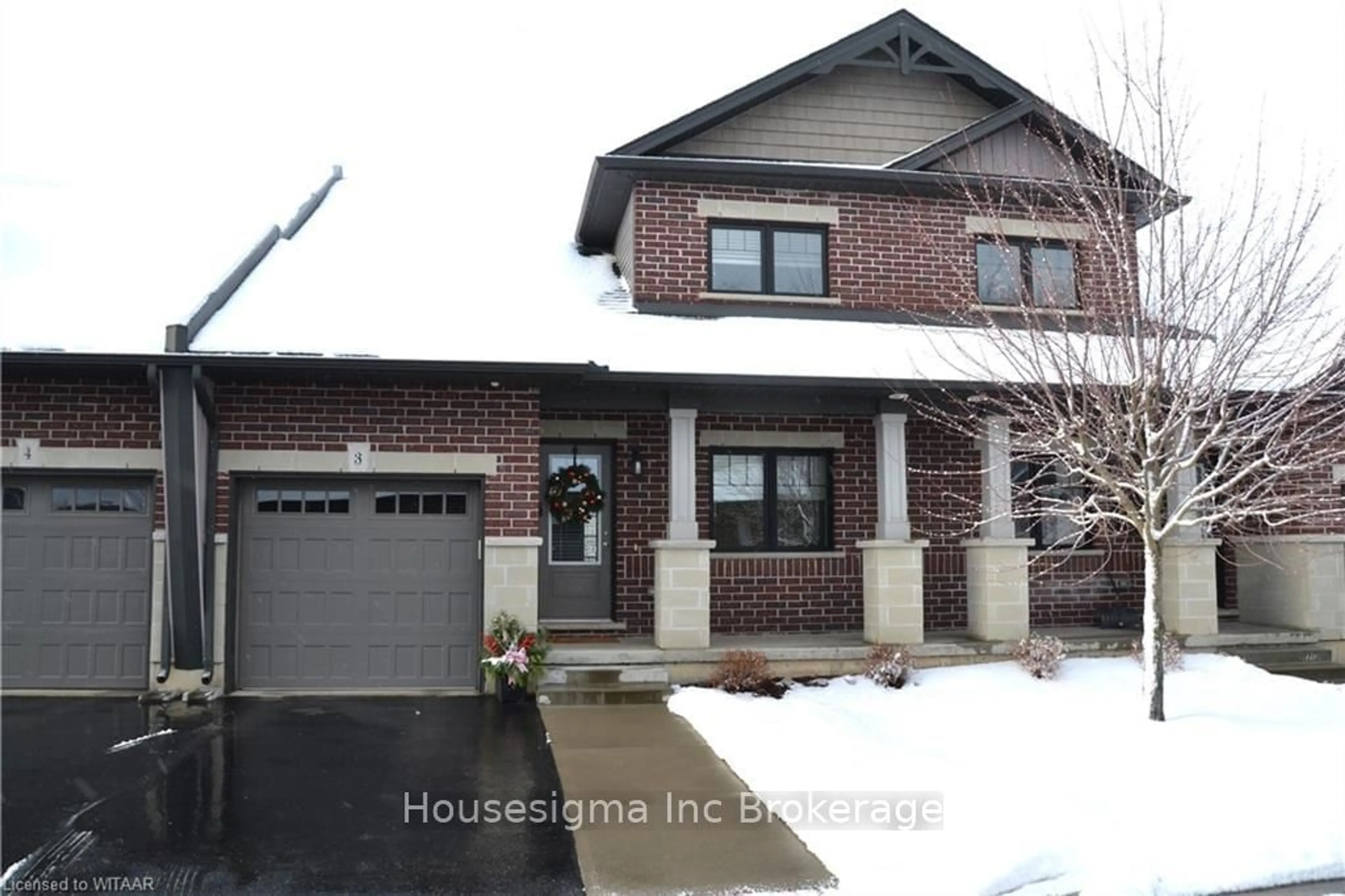 Frontside or backside of a home, cottage for 35 CHATFIELD St #3, Ingersoll Ontario N5C 0B3