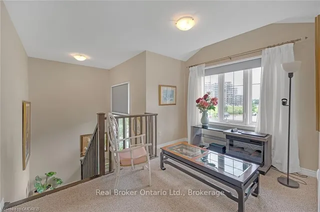 Additional property image - 93 SOUTHSHORE CRESCENT